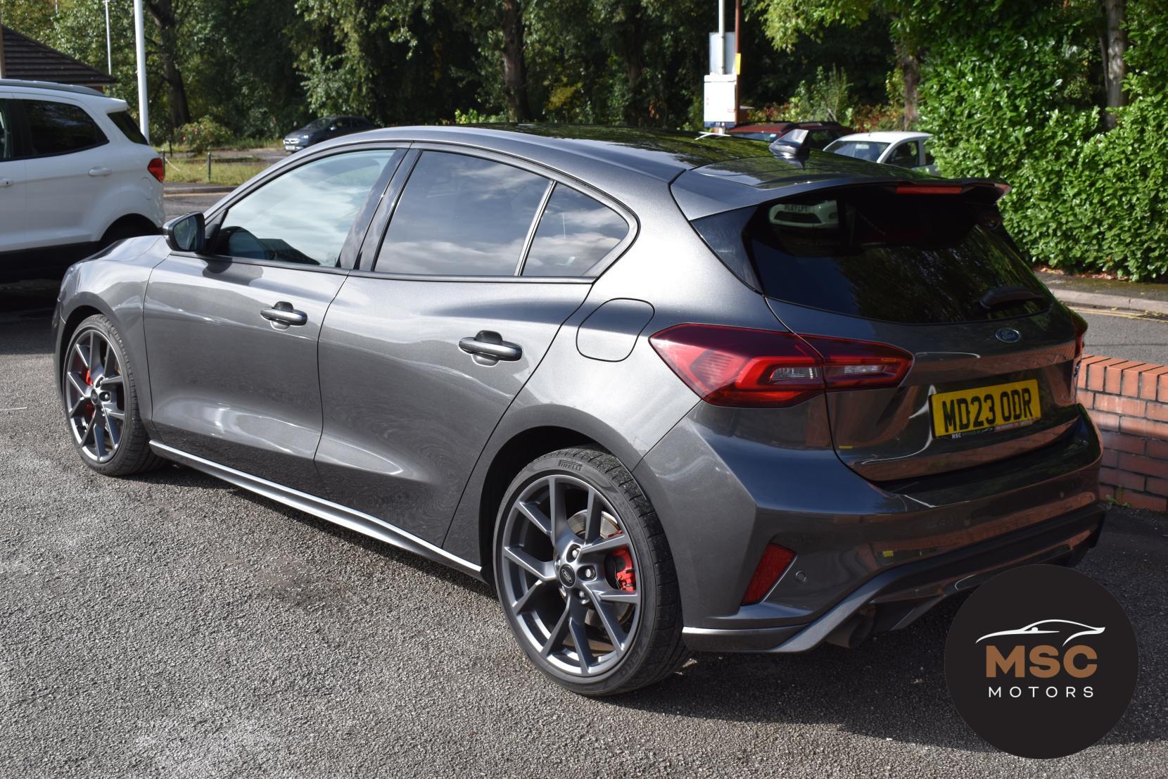 Ford Focus view 11