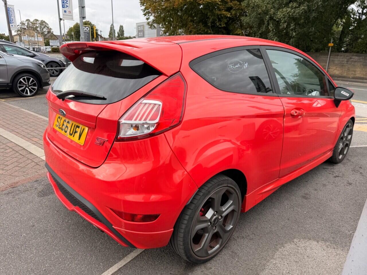 Ford Fiesta view 9