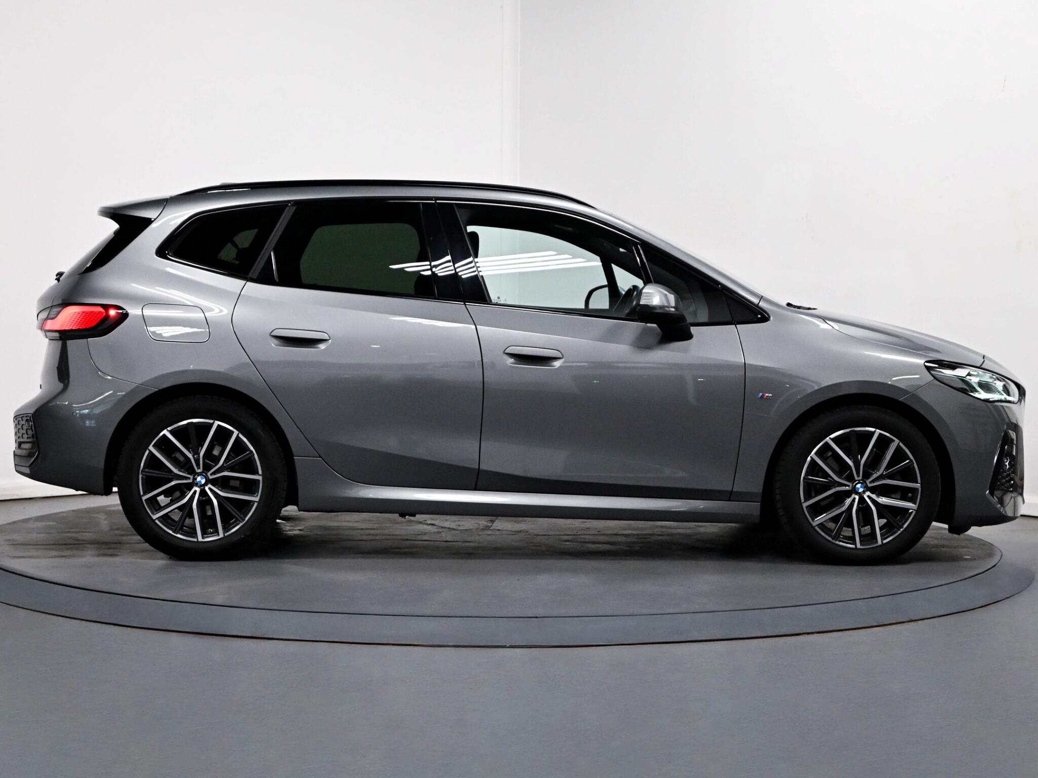 BMW 2 Series Active Tourer view 18