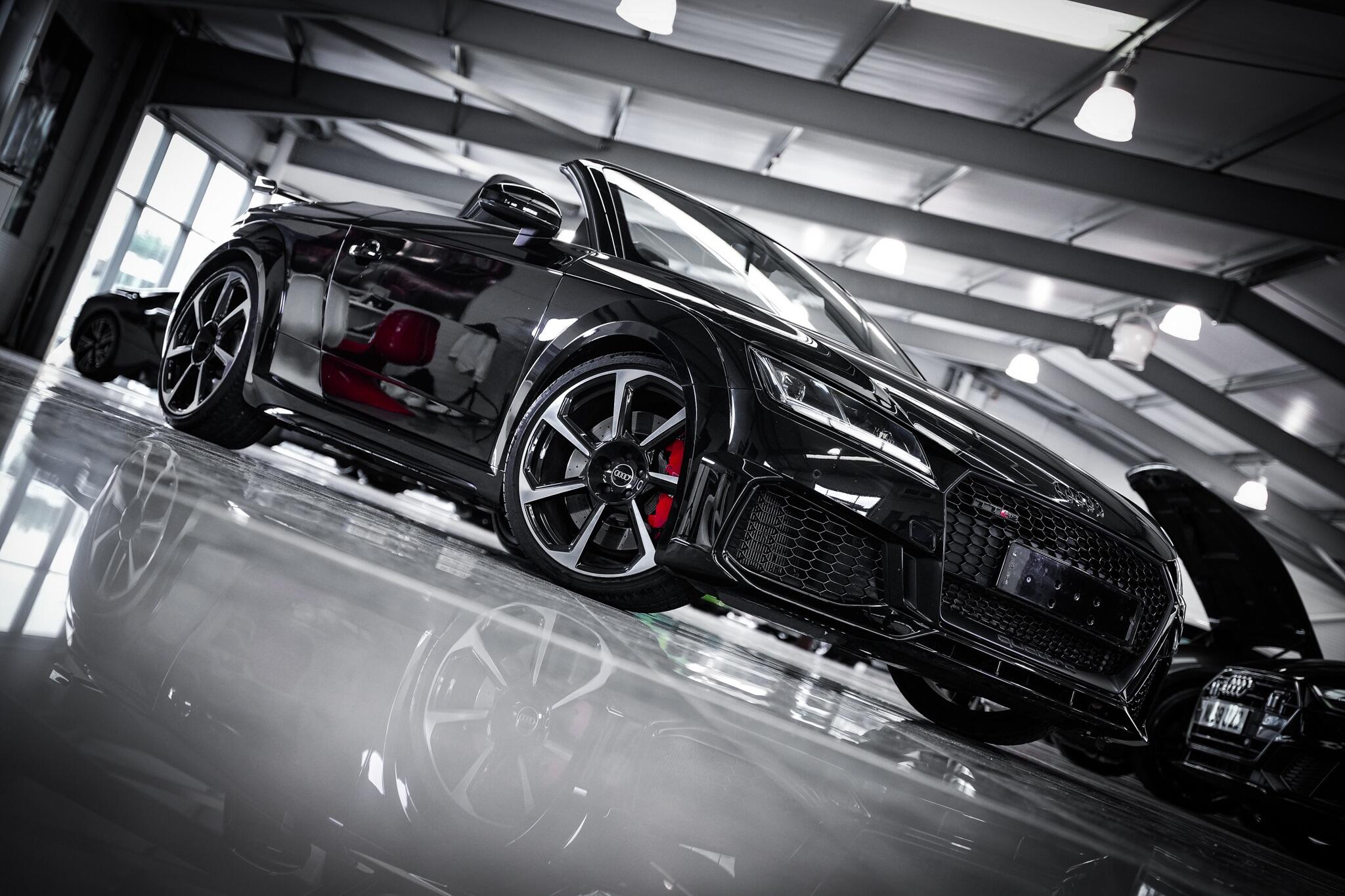 Audi TT RS view 10