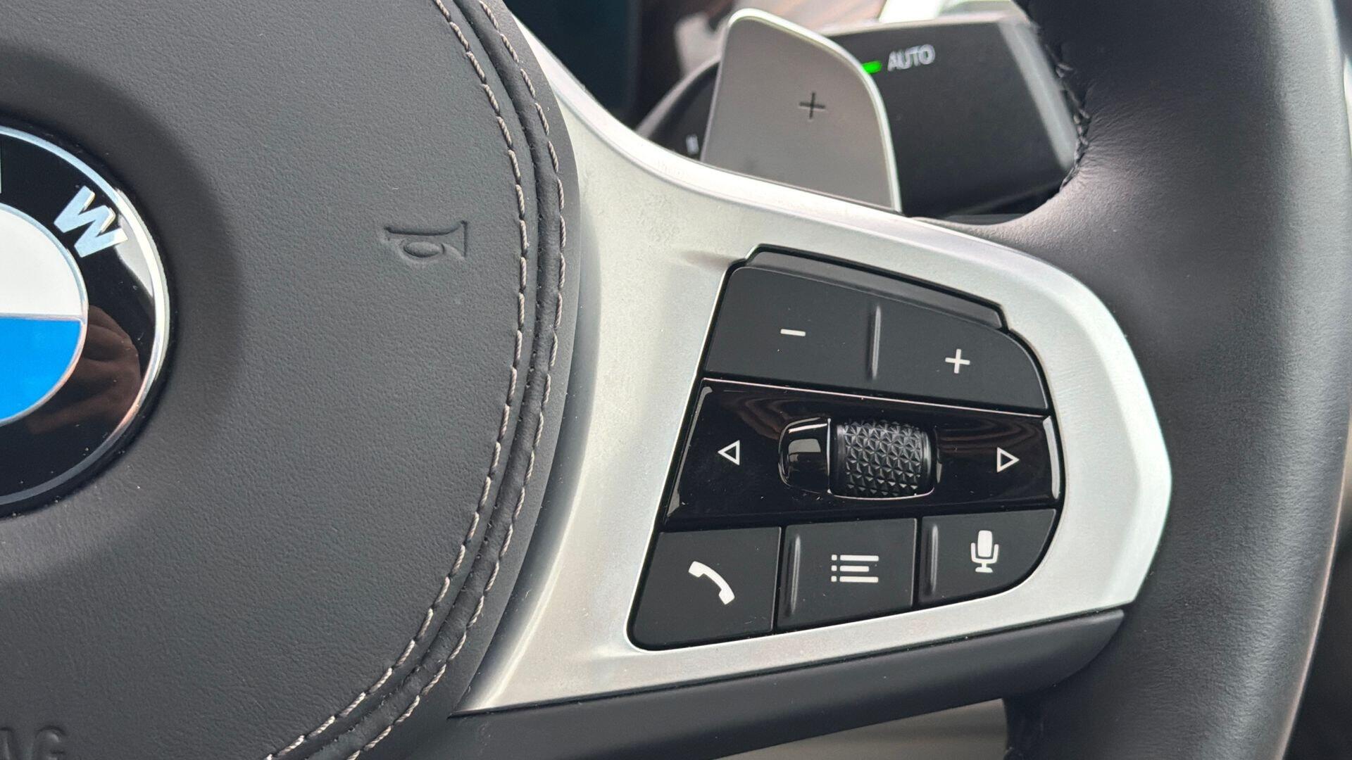 BMW X6 view 19