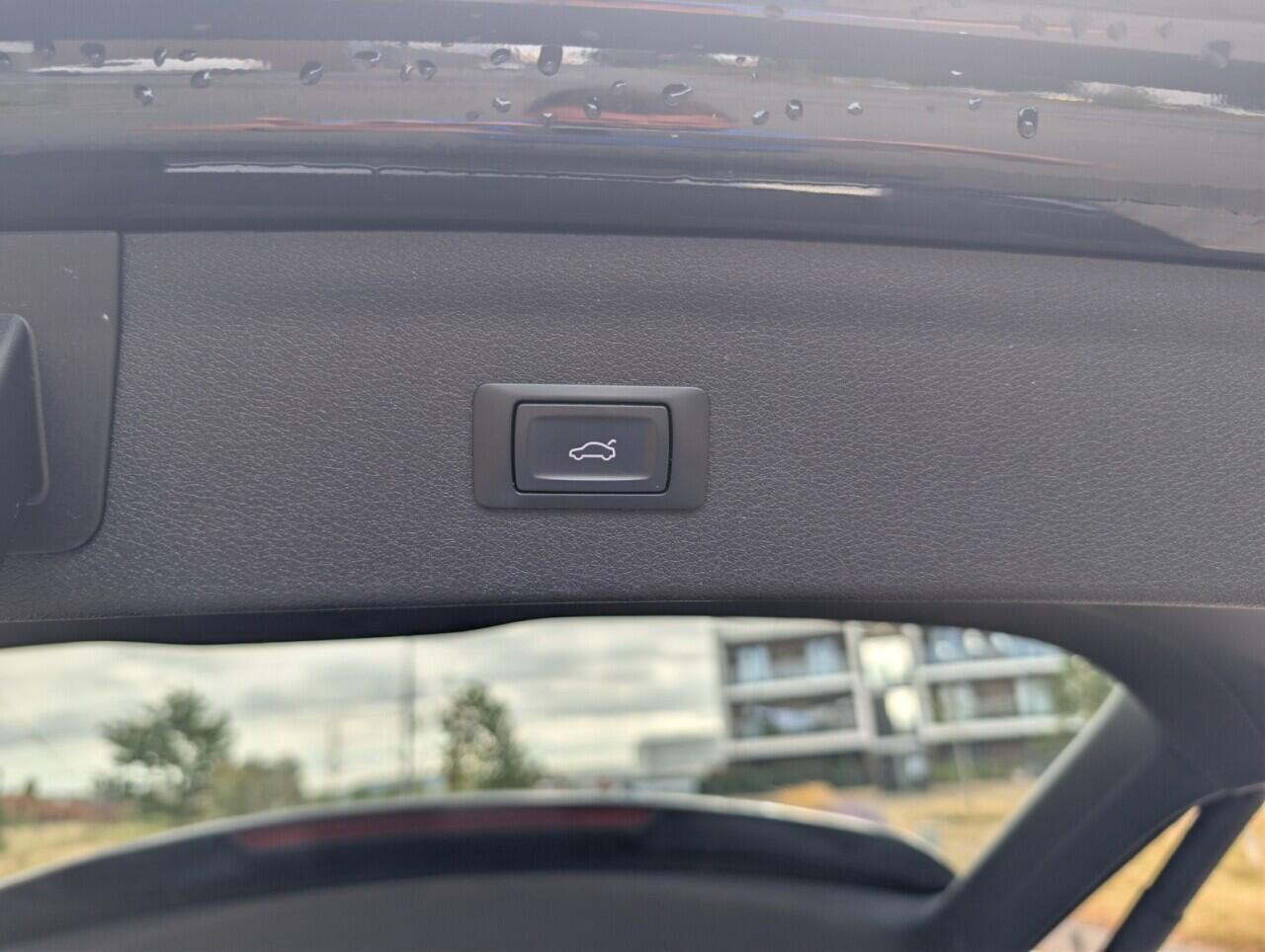 Audi Q3 view 33