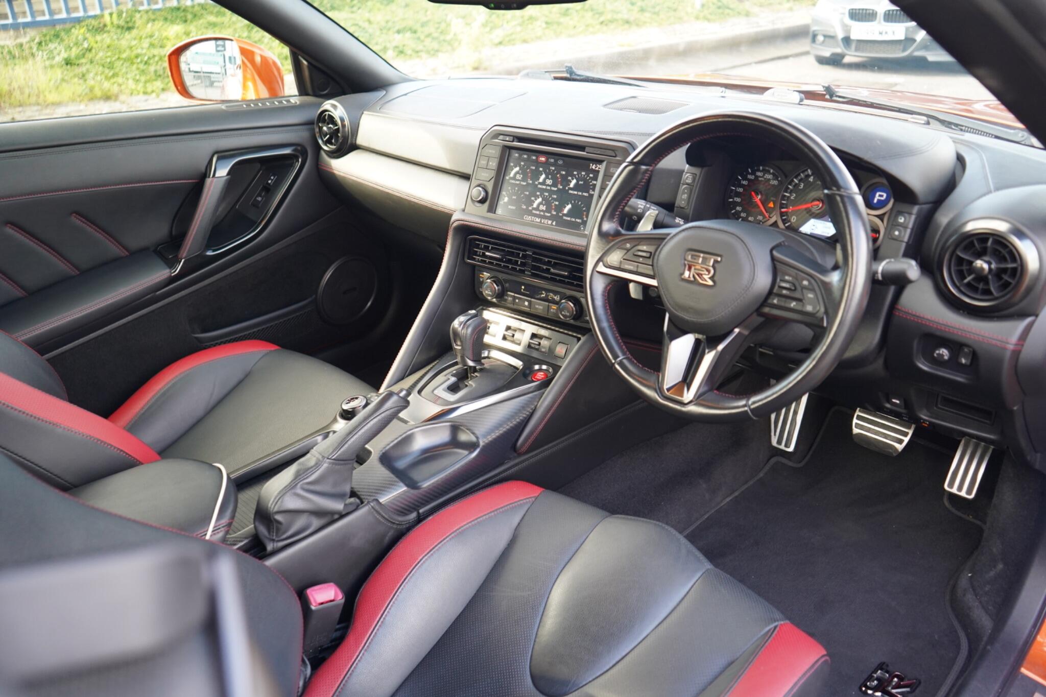 Nissan GT-R view 21