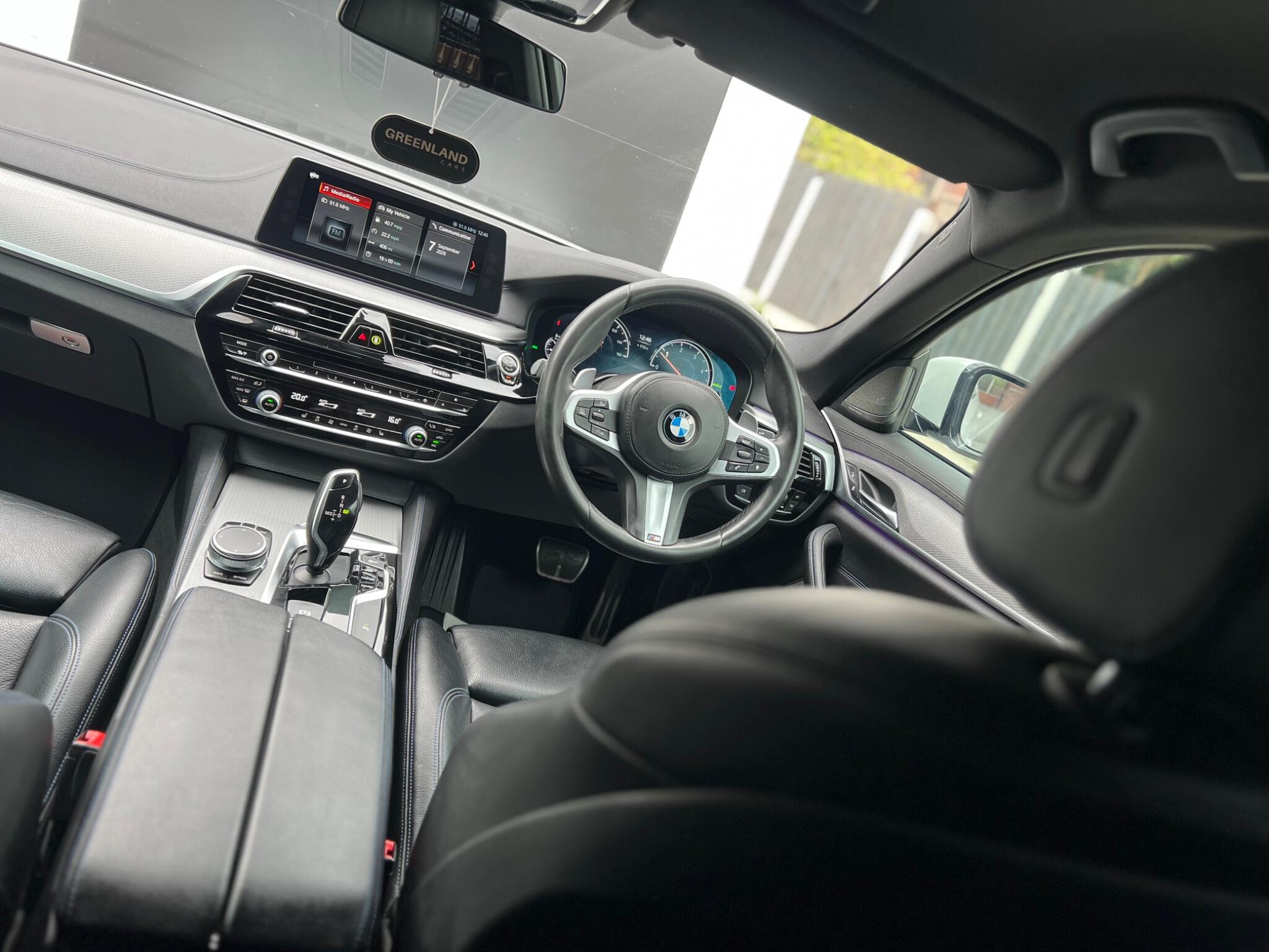 BMW 5 Series view 35