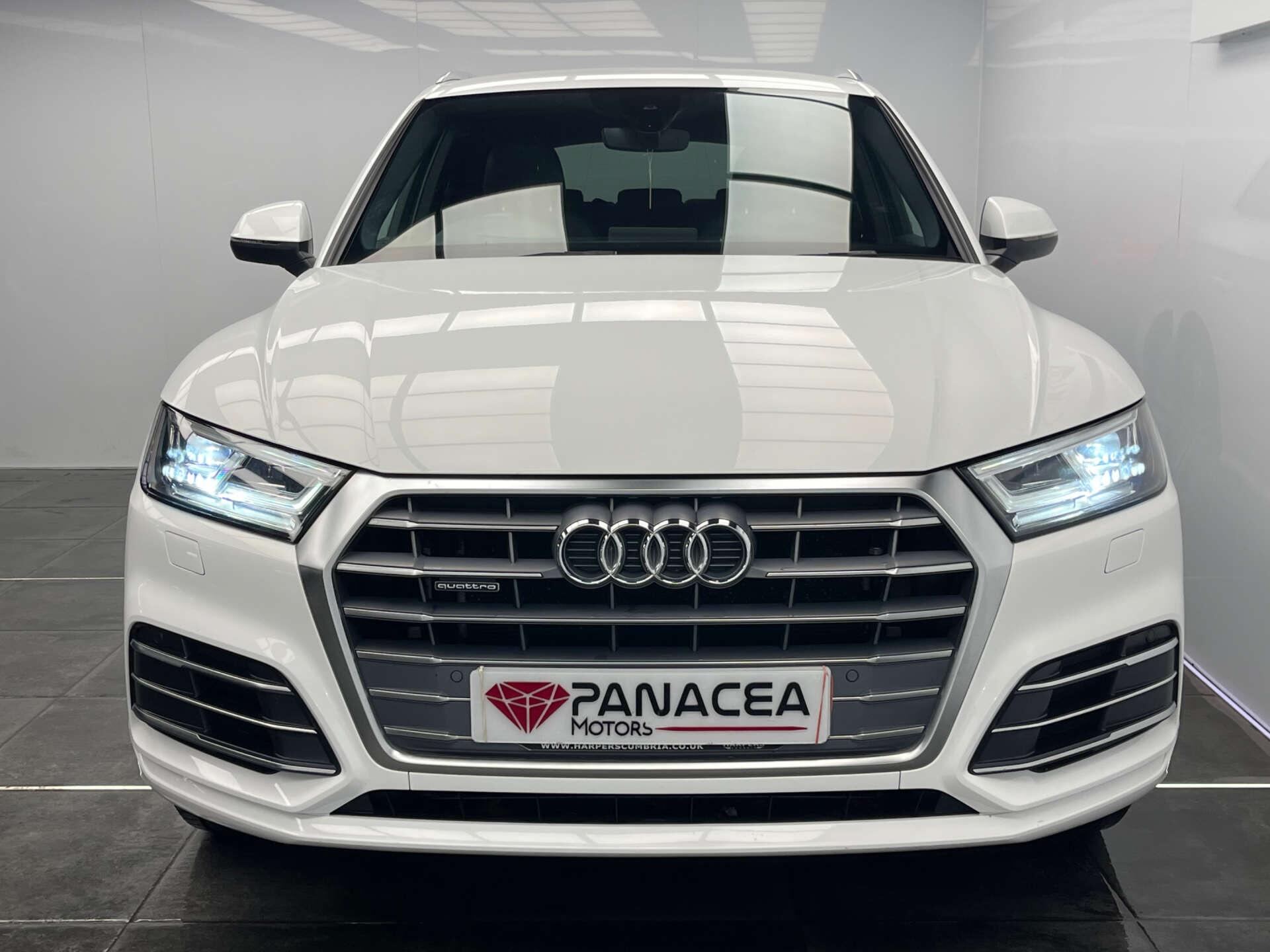 Audi Q5 view 5