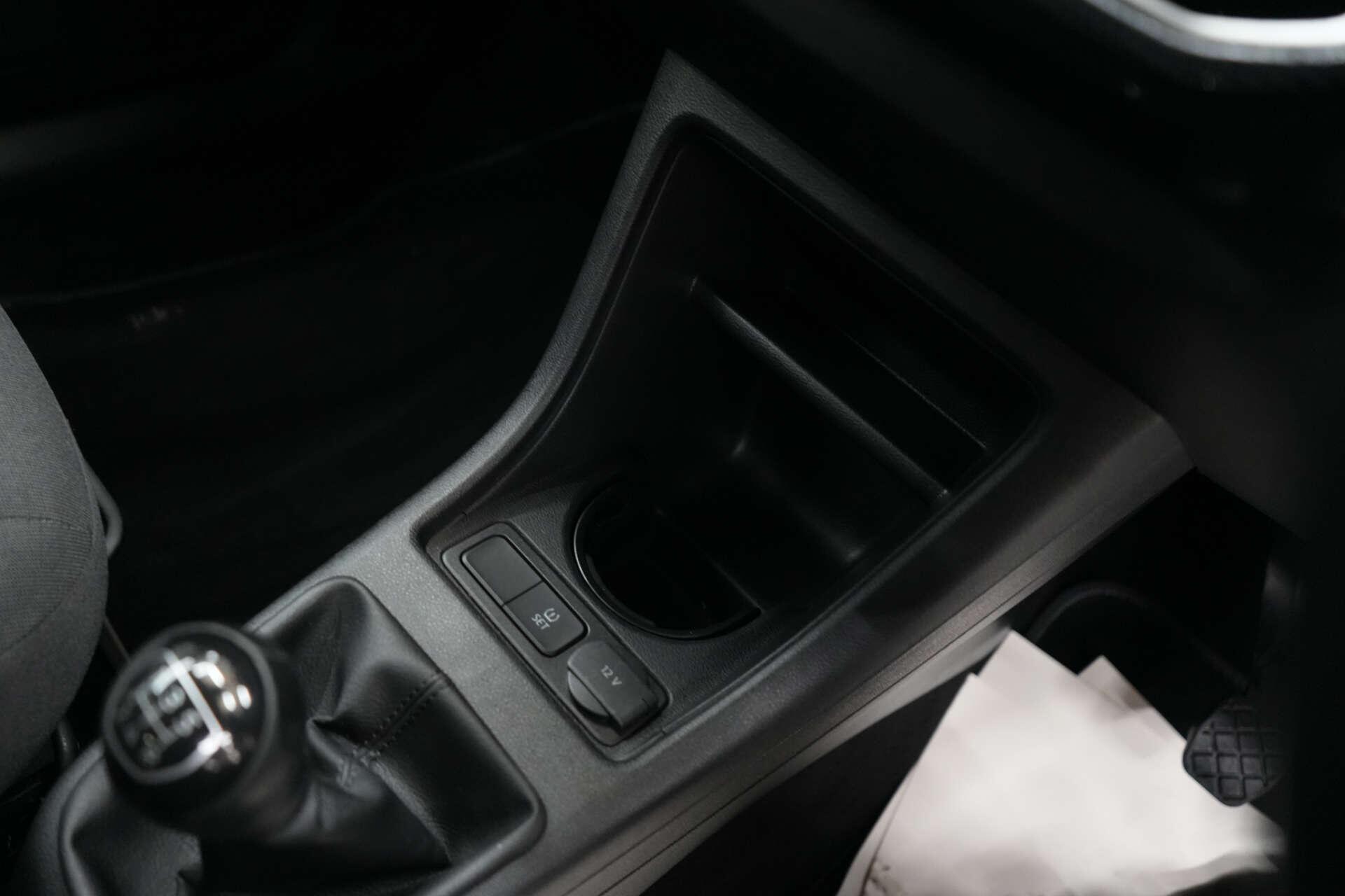 Volkswagen Up! view 27