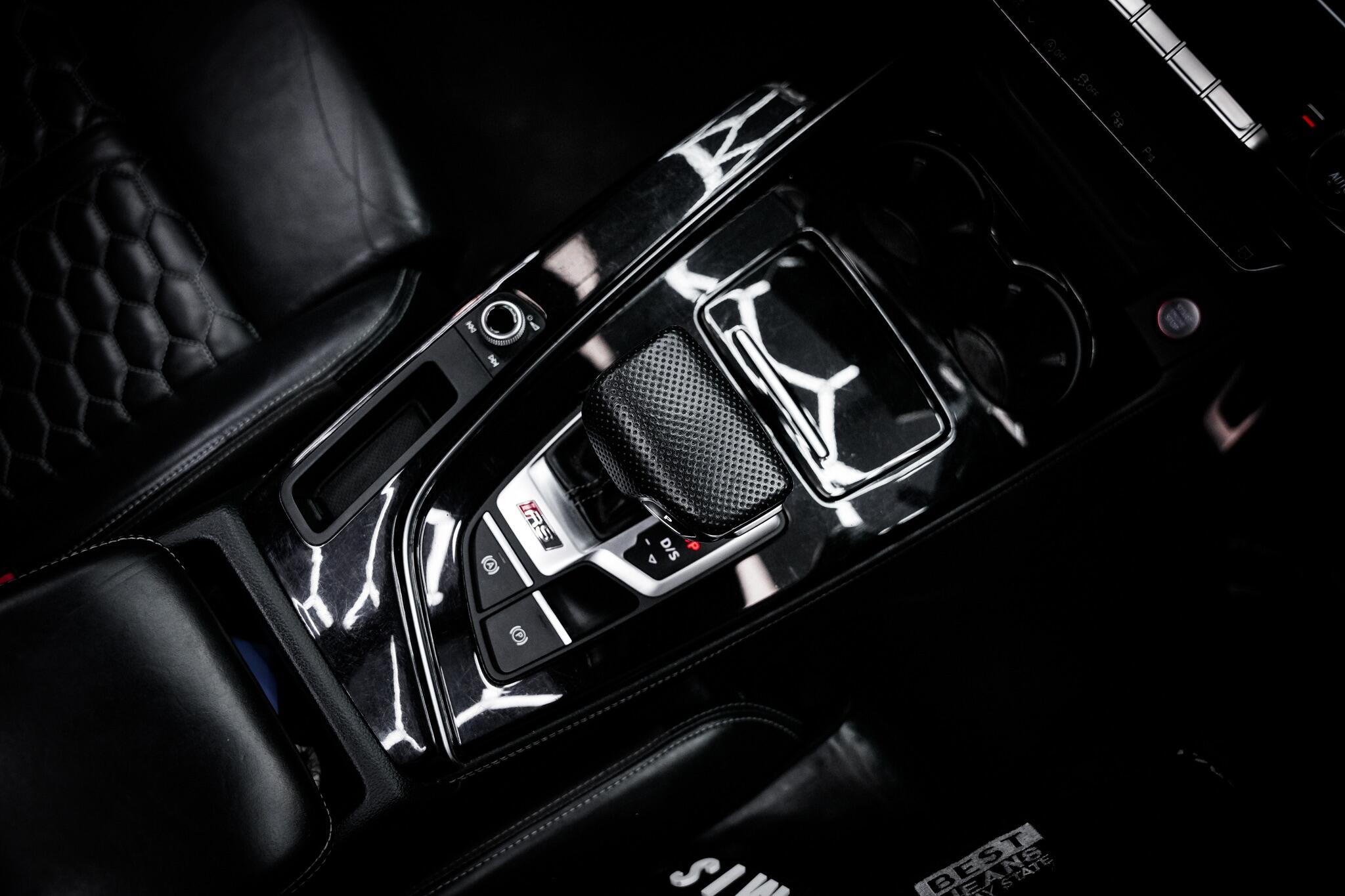 Audi RS4 view 7