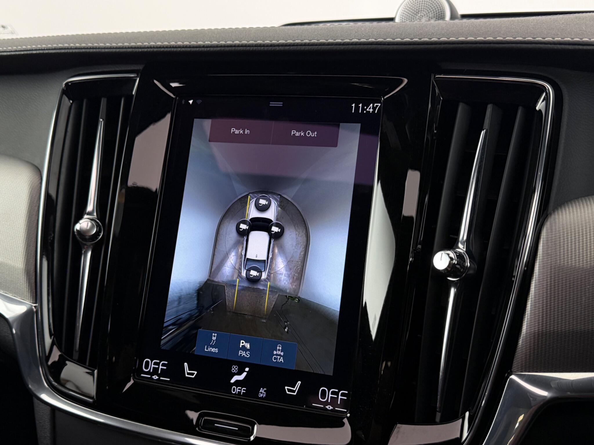 Volvo S90 view 32
