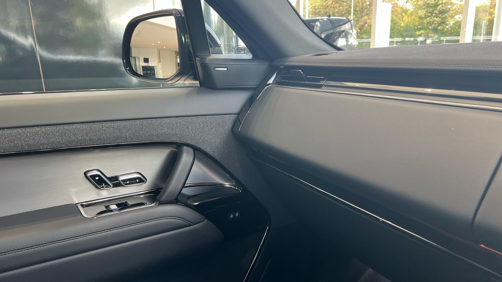 Land Rover Range Rover Sport view 41
