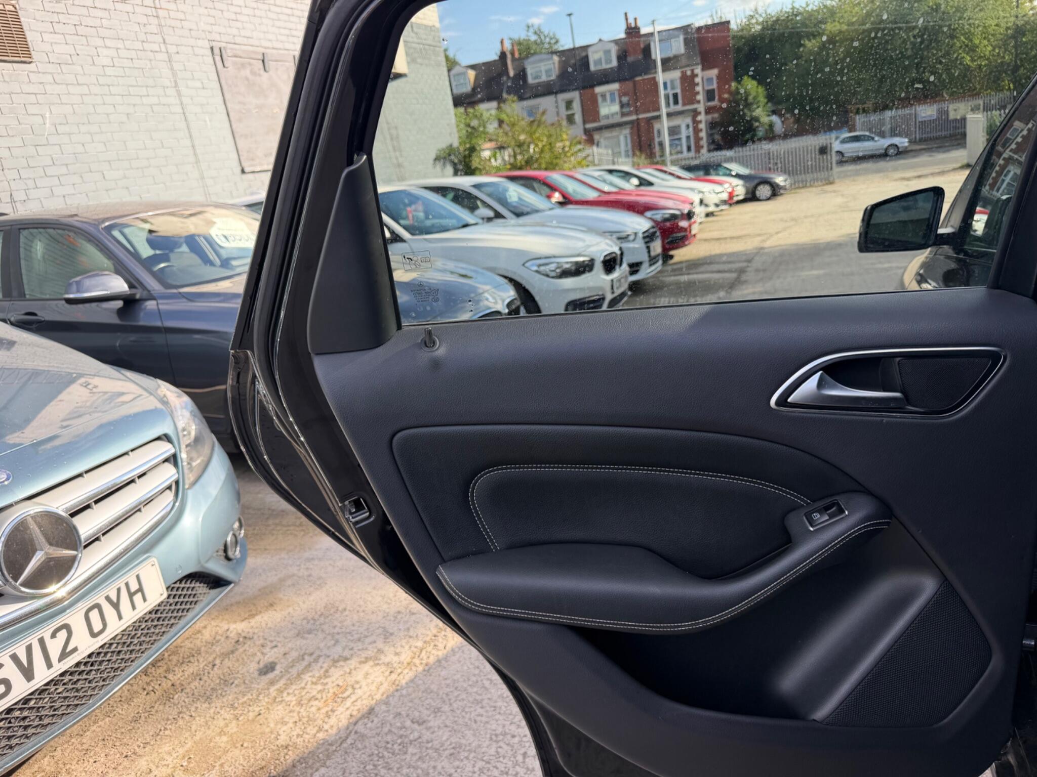 Mercedes-Benz B-Class view 25