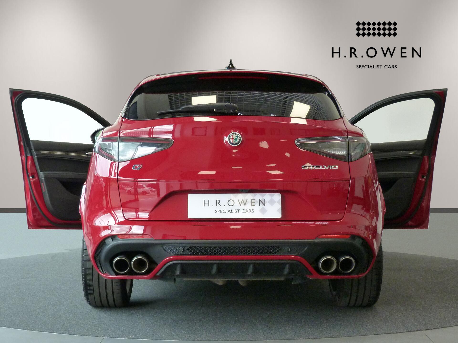 Alfa Romeo Stelvio view 12