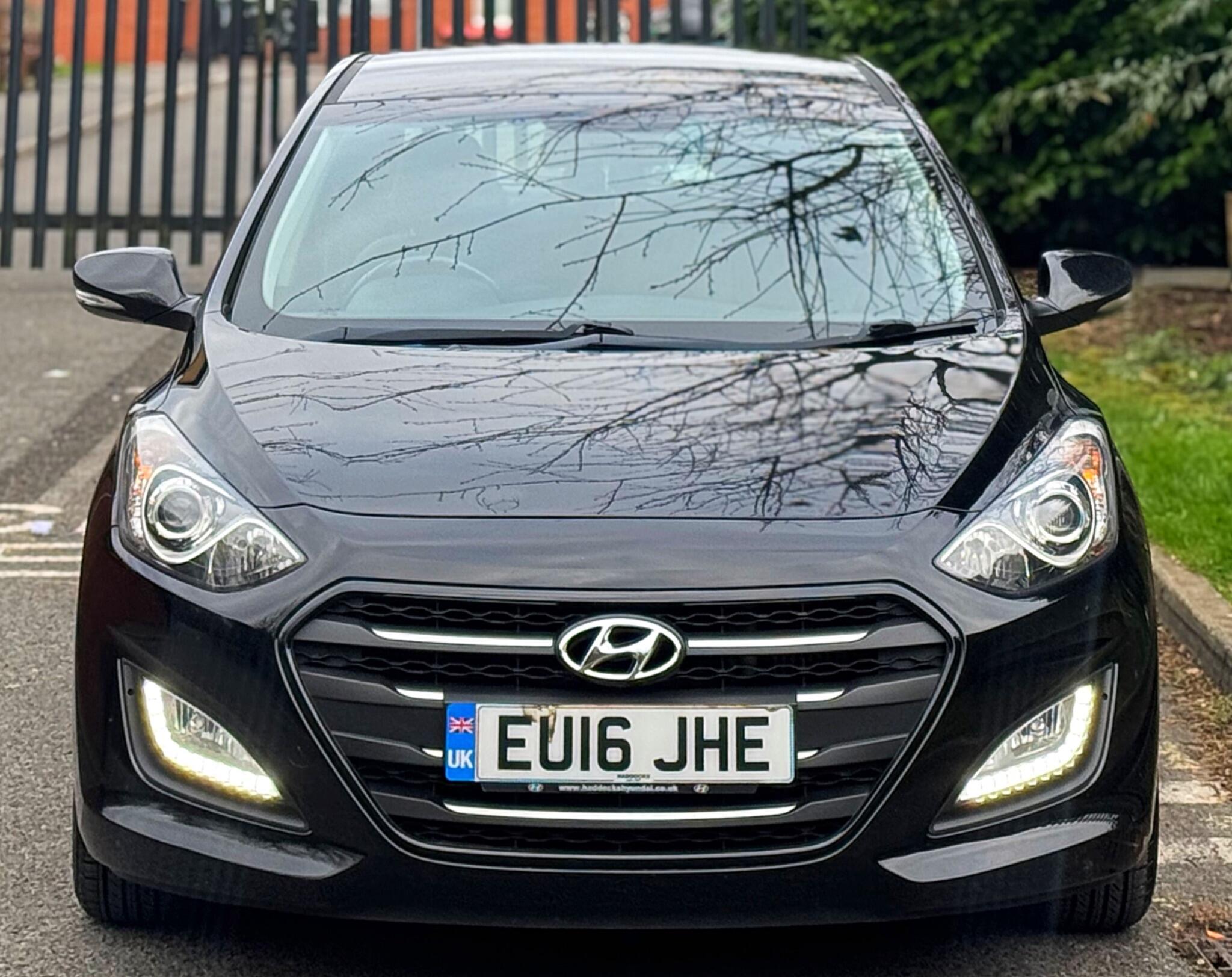 2016 Hyundai i30 1.6 CRDi Blue Drive SE Nav Euro 6 (s/s) 5dr image 11