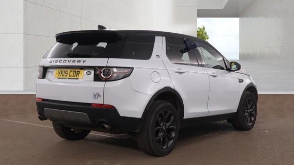 Land Rover Discovery Sport view 2