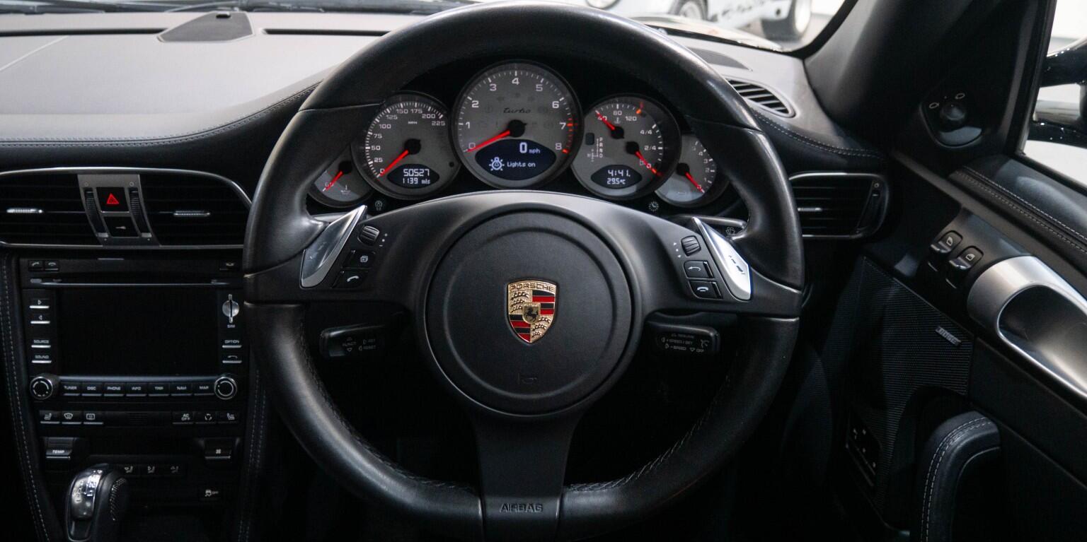 Porsche 911 view 22