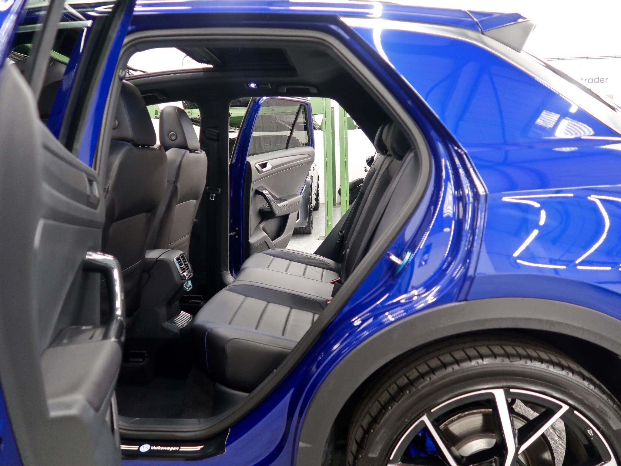 Volkswagen T-Roc view 42