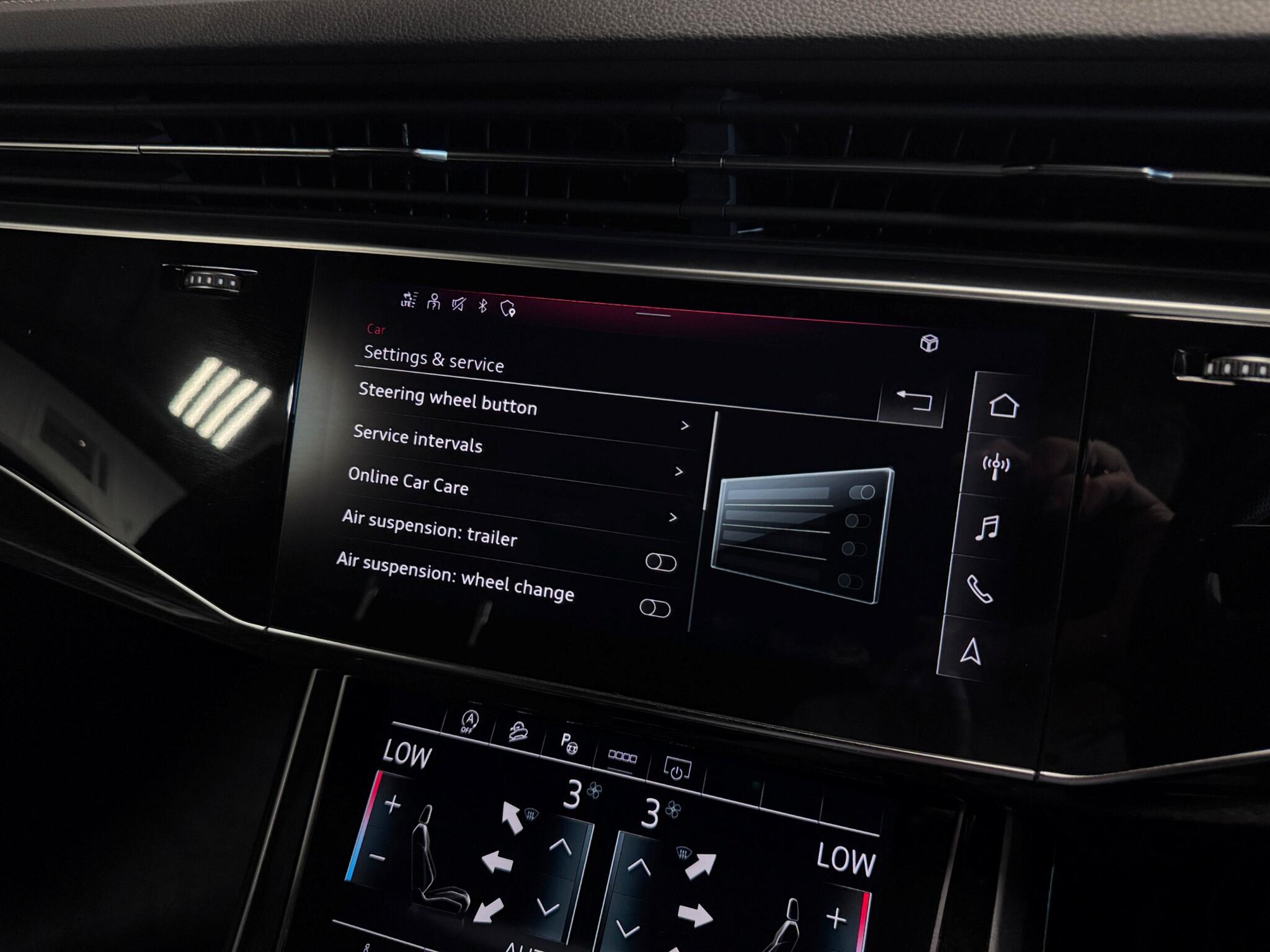 Audi Q8 view 64