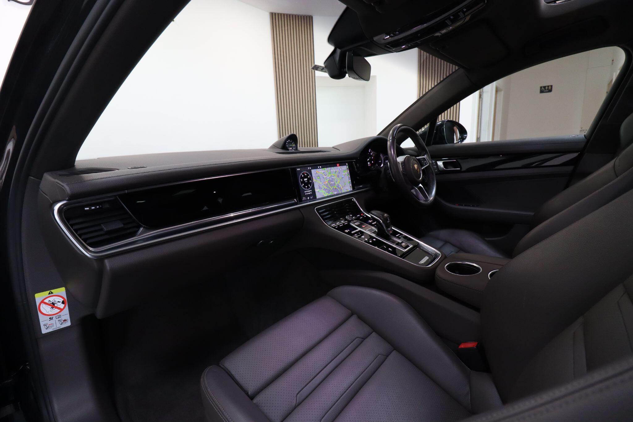 Porsche Panamera view 10