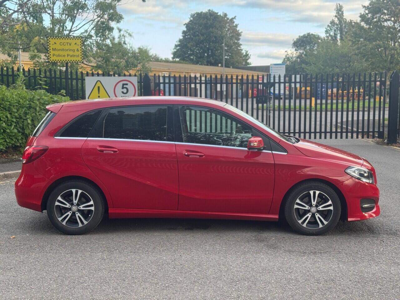 Mercedes-Benz B-Class view 8