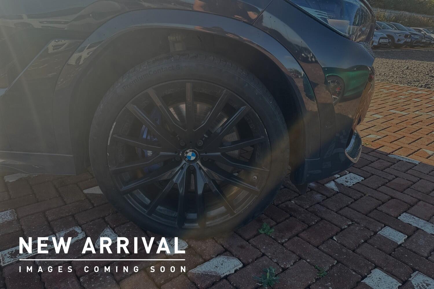 BMW X6 view 5