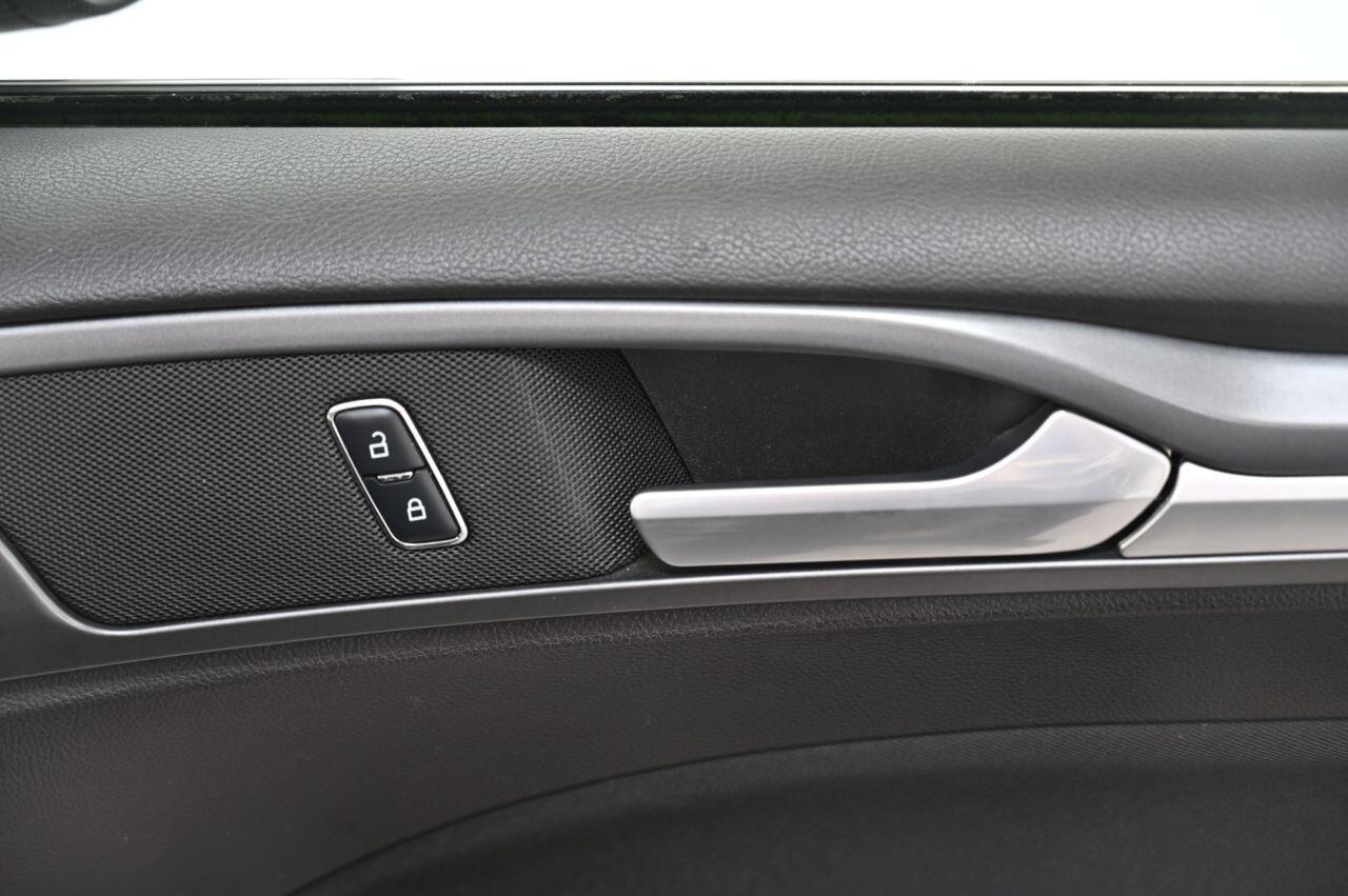 Ford Mondeo view 39