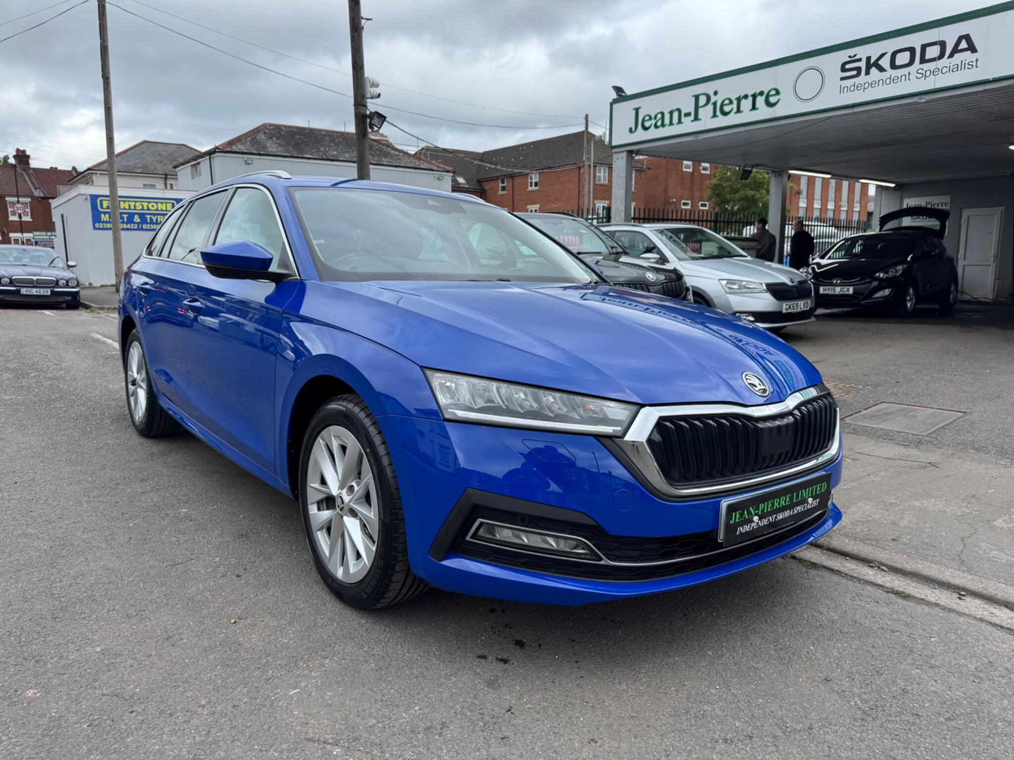 Skoda Octavia view 3