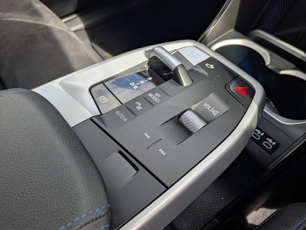 BMW Ix1 view 21