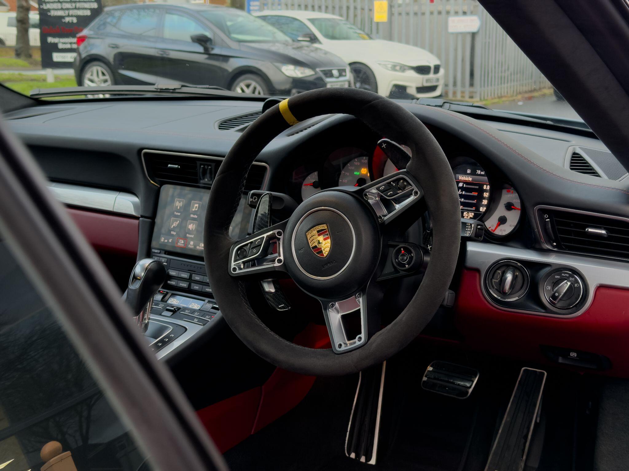 Porsche 911 view 3