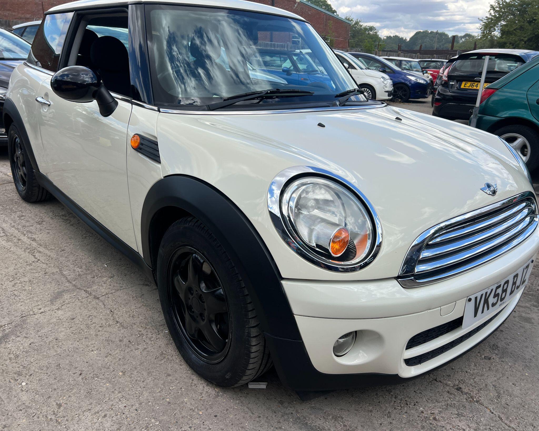 Mini Hatch view 4