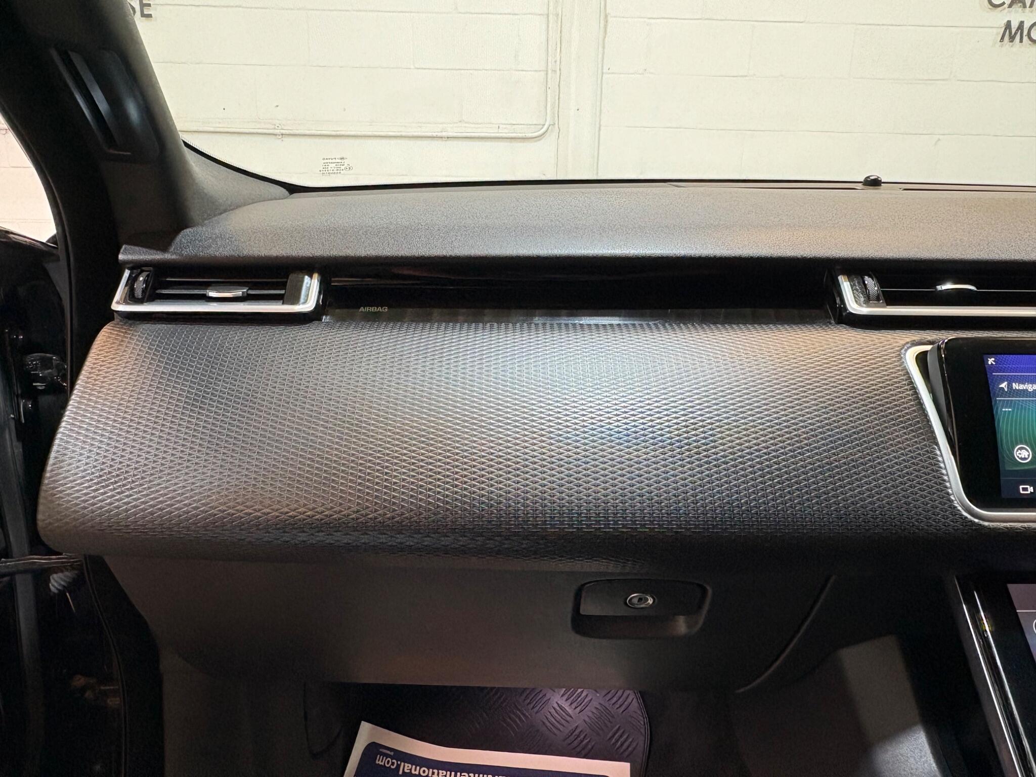 Land Rover Range Rover Velar view 60