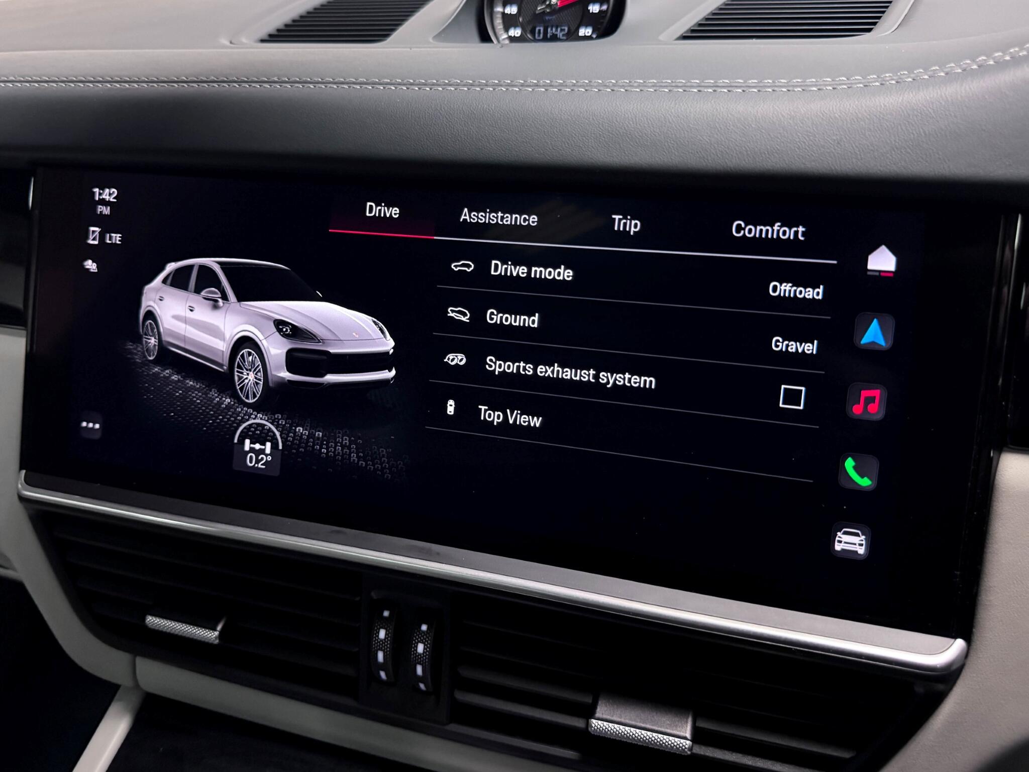 Porsche Cayenne view 50