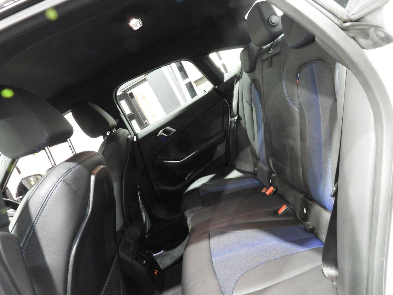 BMW 2 Series view 22