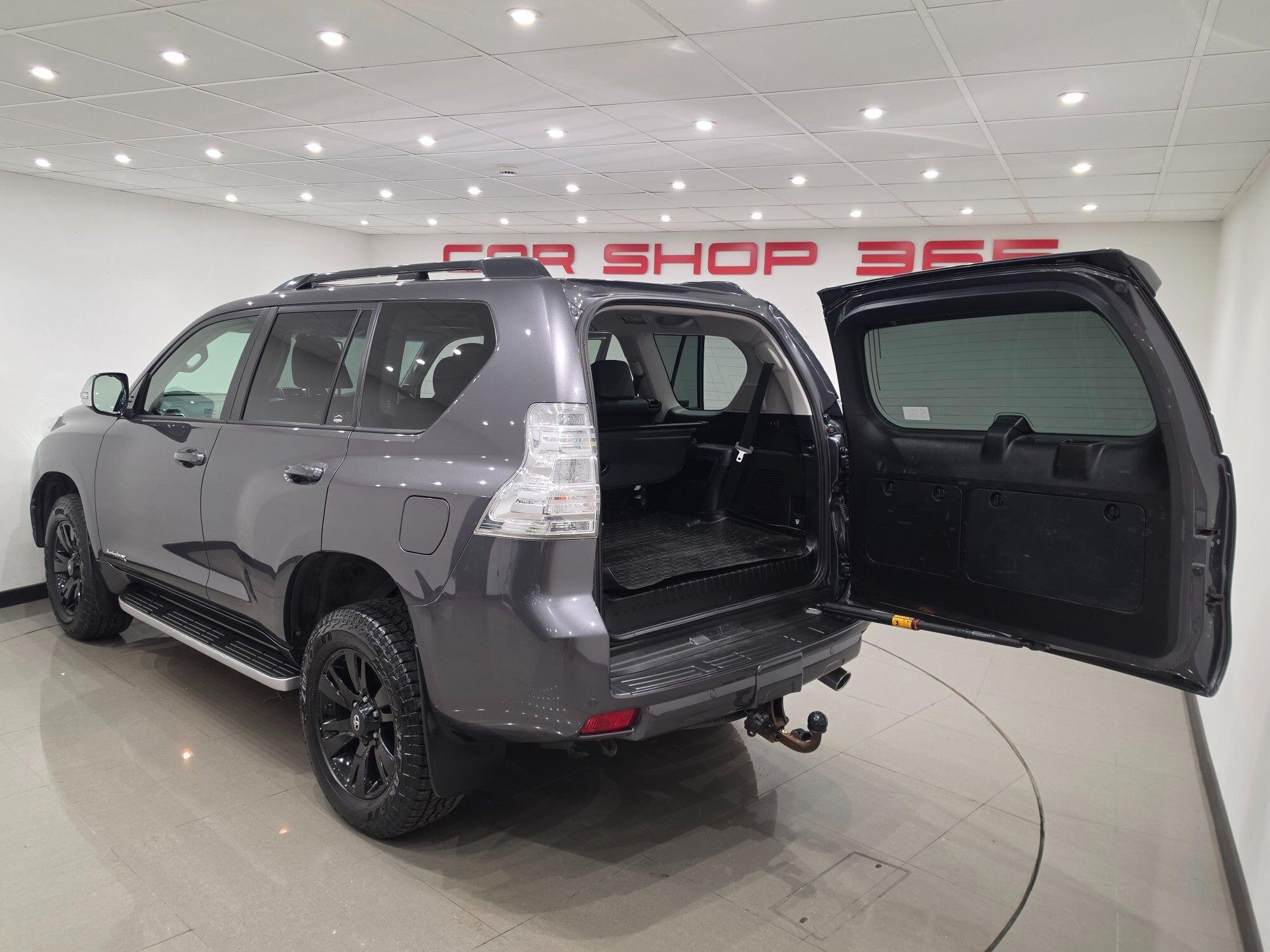 Toyota Land Cruiser view 47
