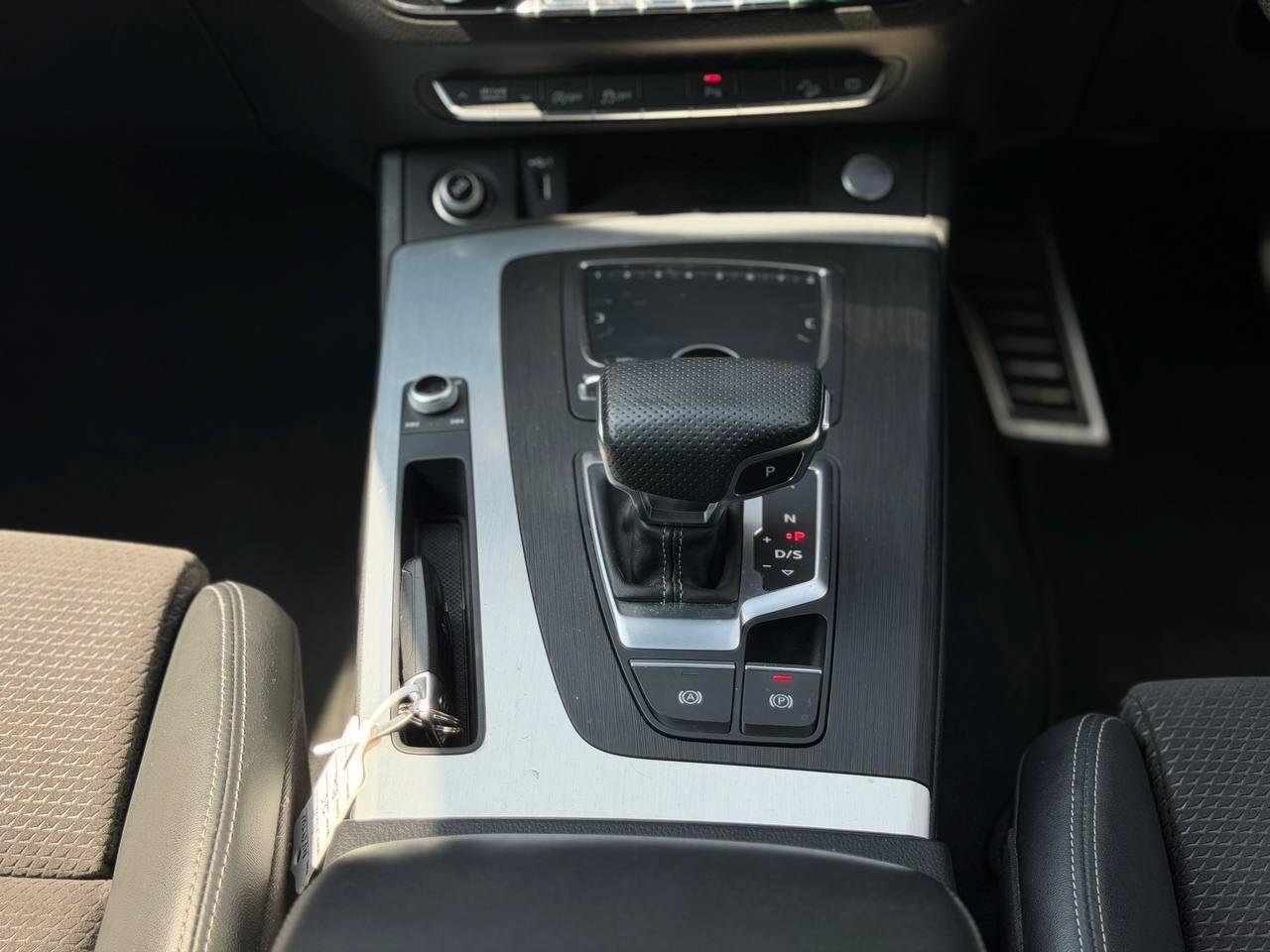 Audi Q5 view 24