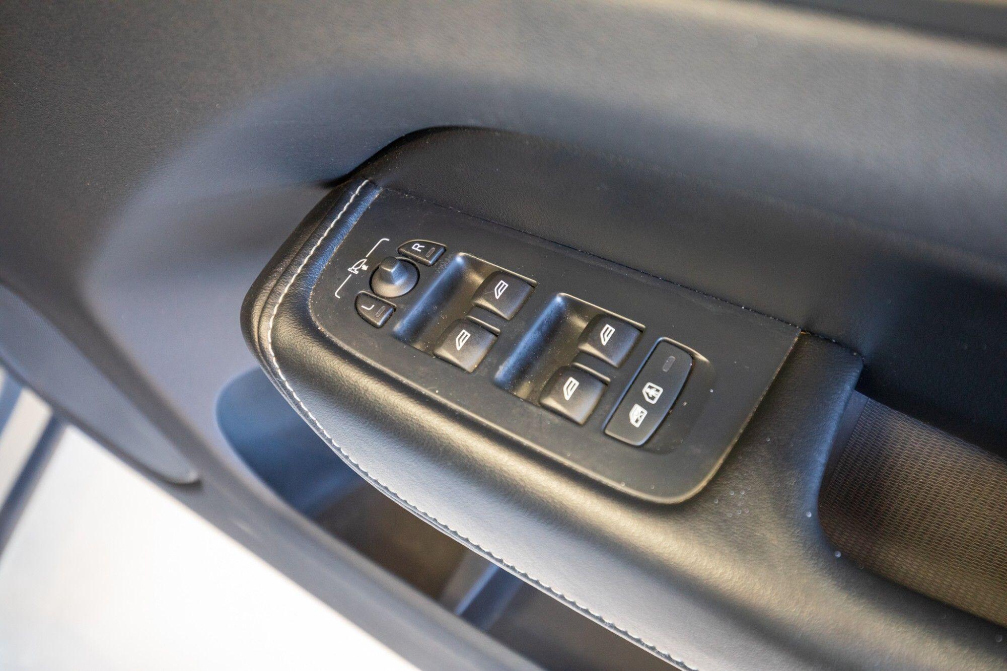 Volvo XC60 view 16