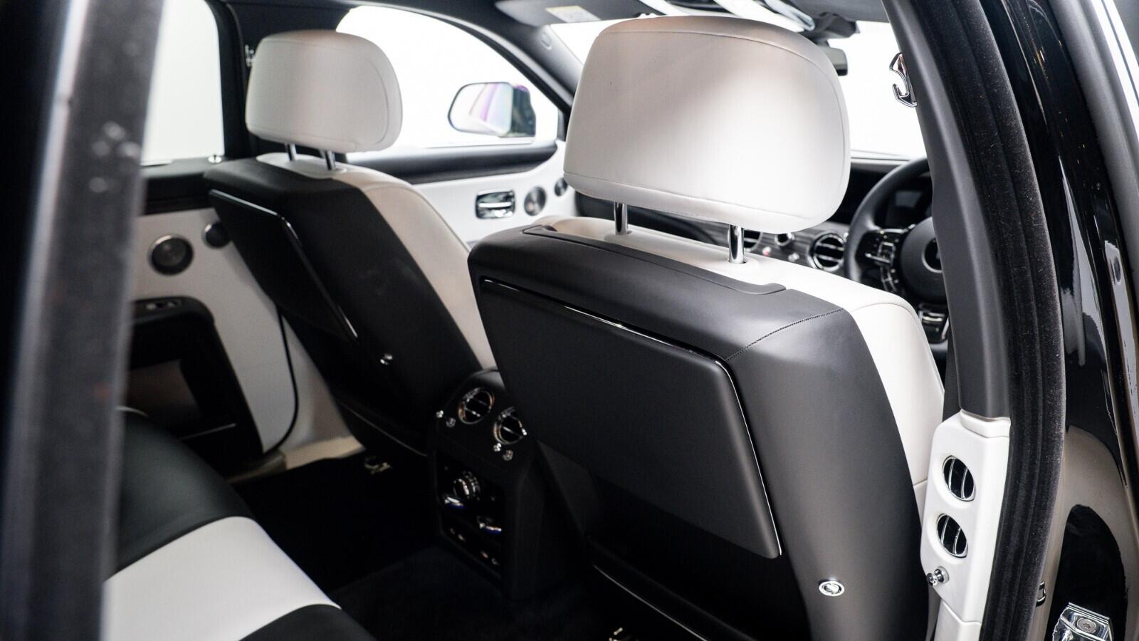Rolls-Royce Ghost view 11