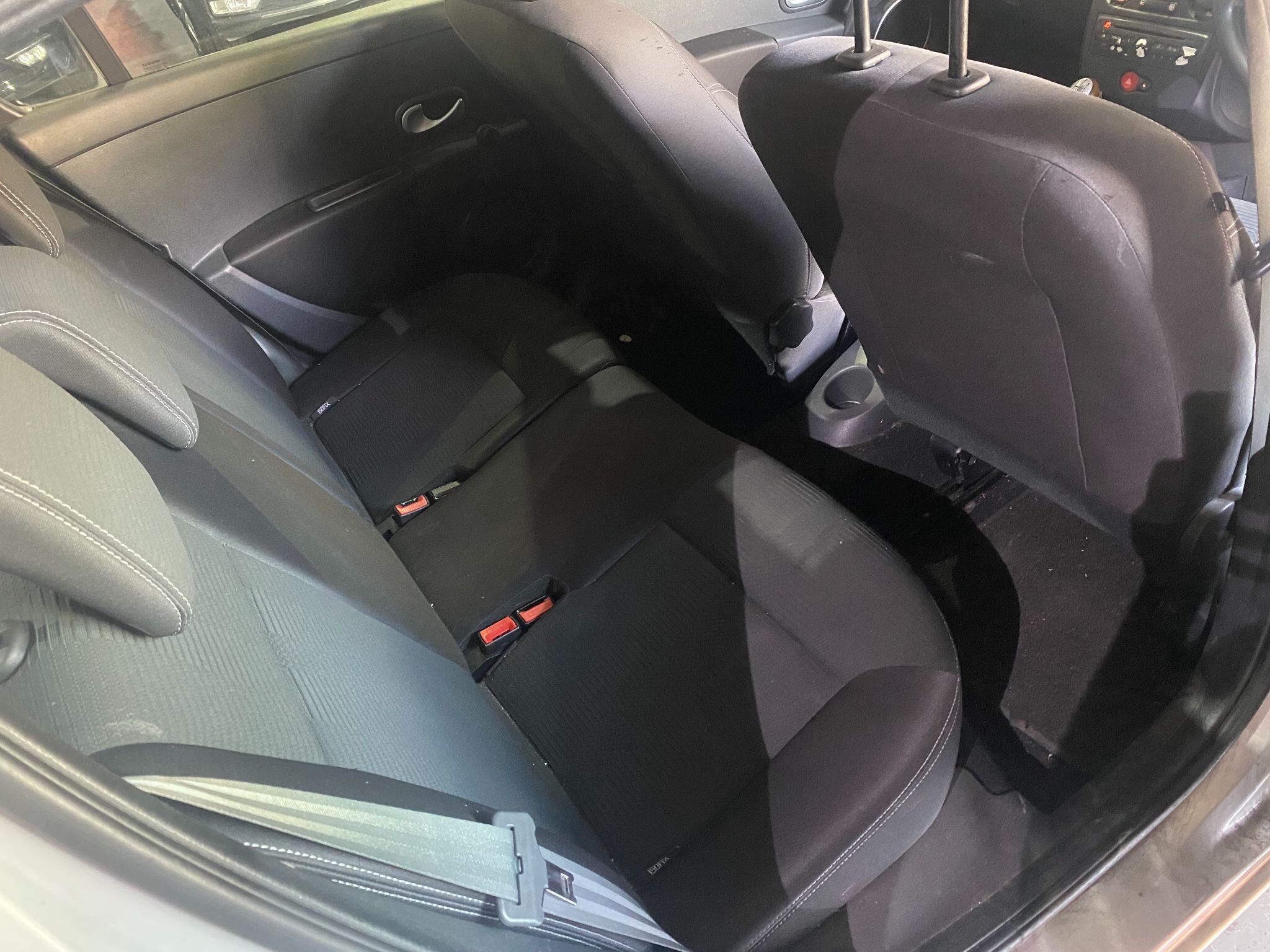 Renault Clio view 9