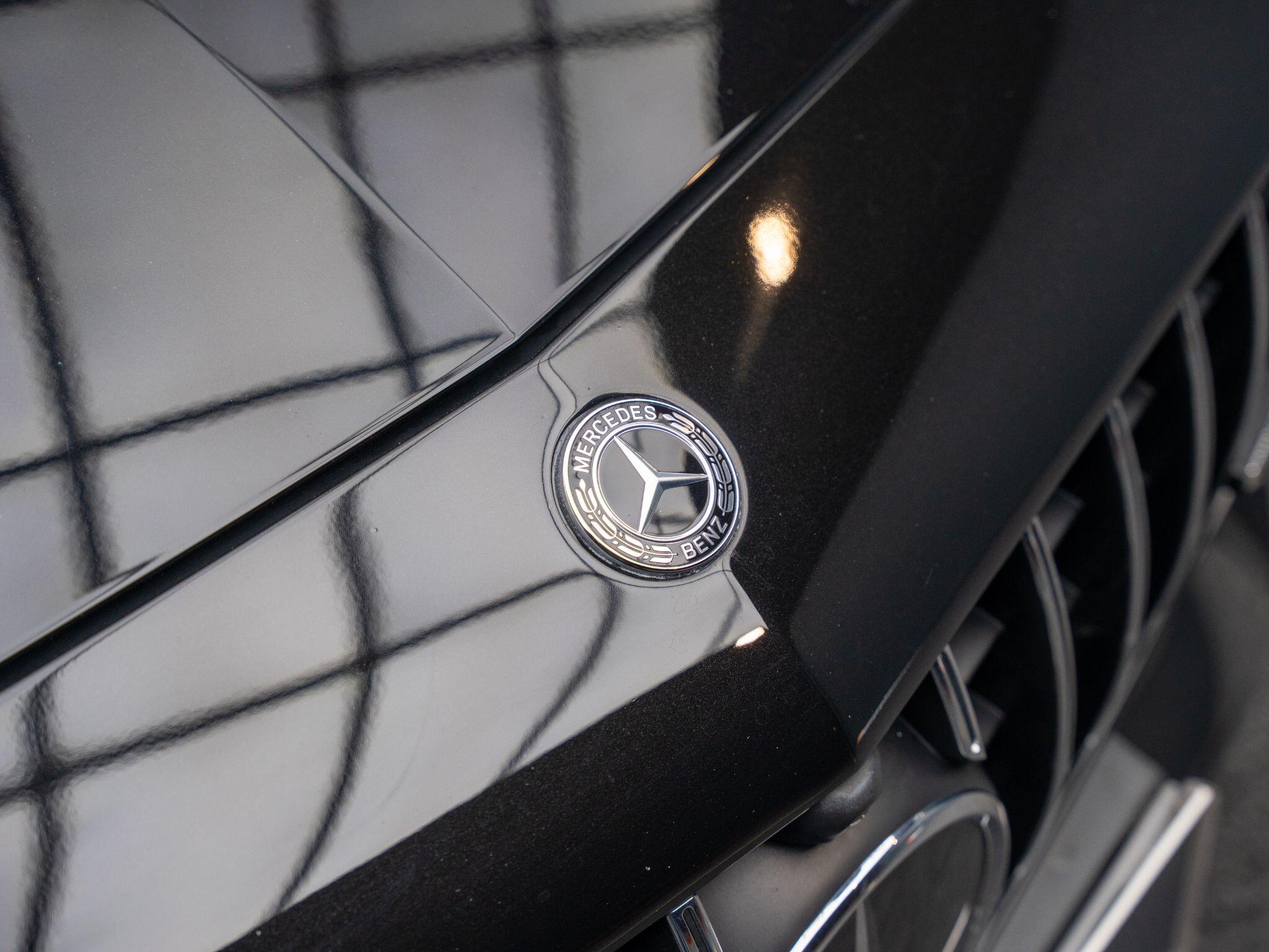 Mercedes-Benz S-Class view 31