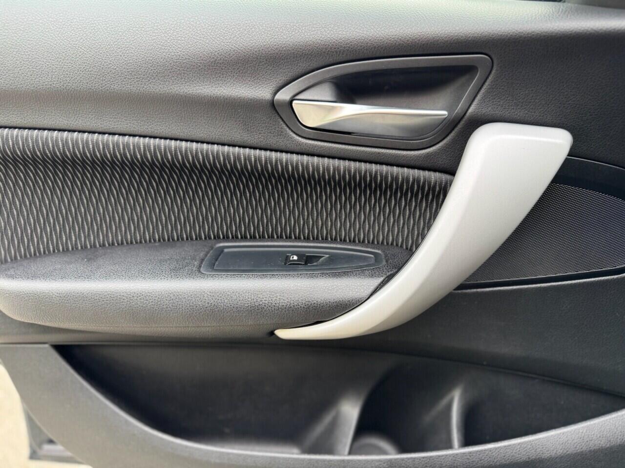 BMW 1 Series view 27