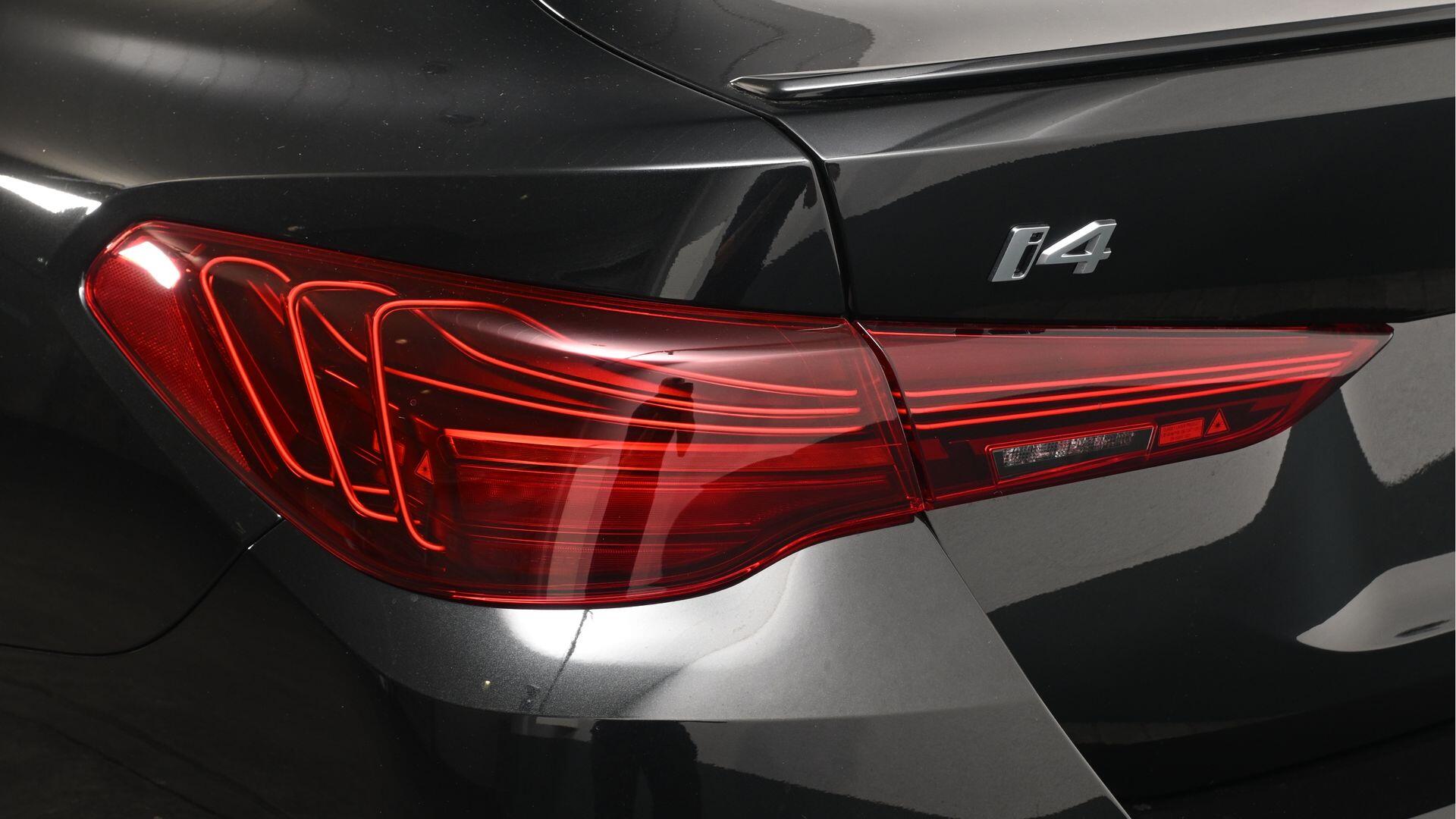 BMW i4 view 32