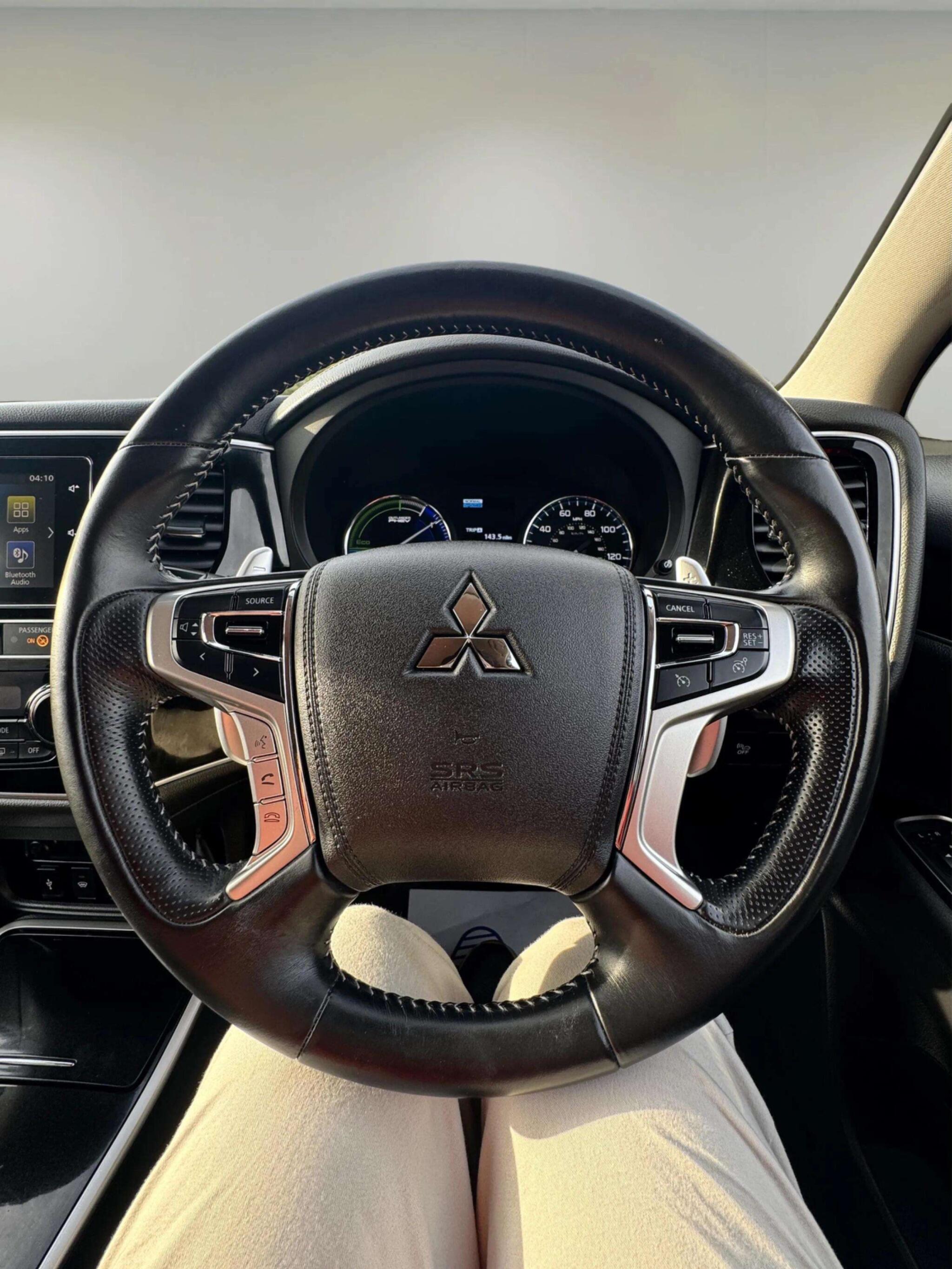Mitsubishi Outlander view 32