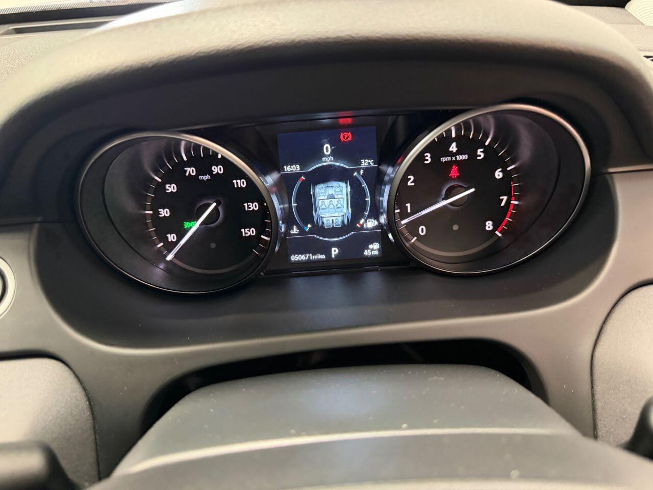 Land Rover Discovery Sport view 22