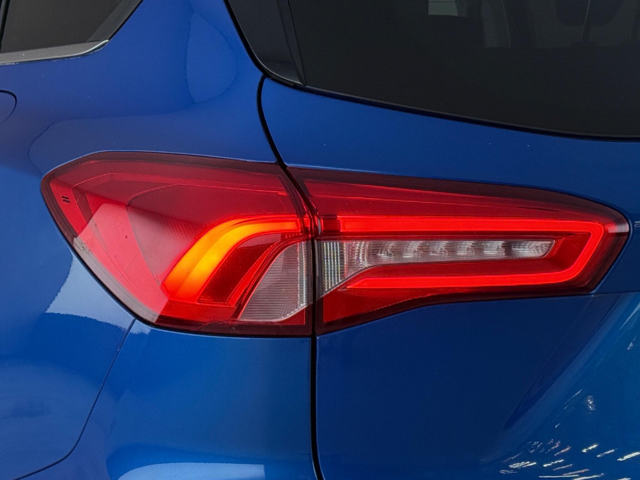 Ford Focus view 11