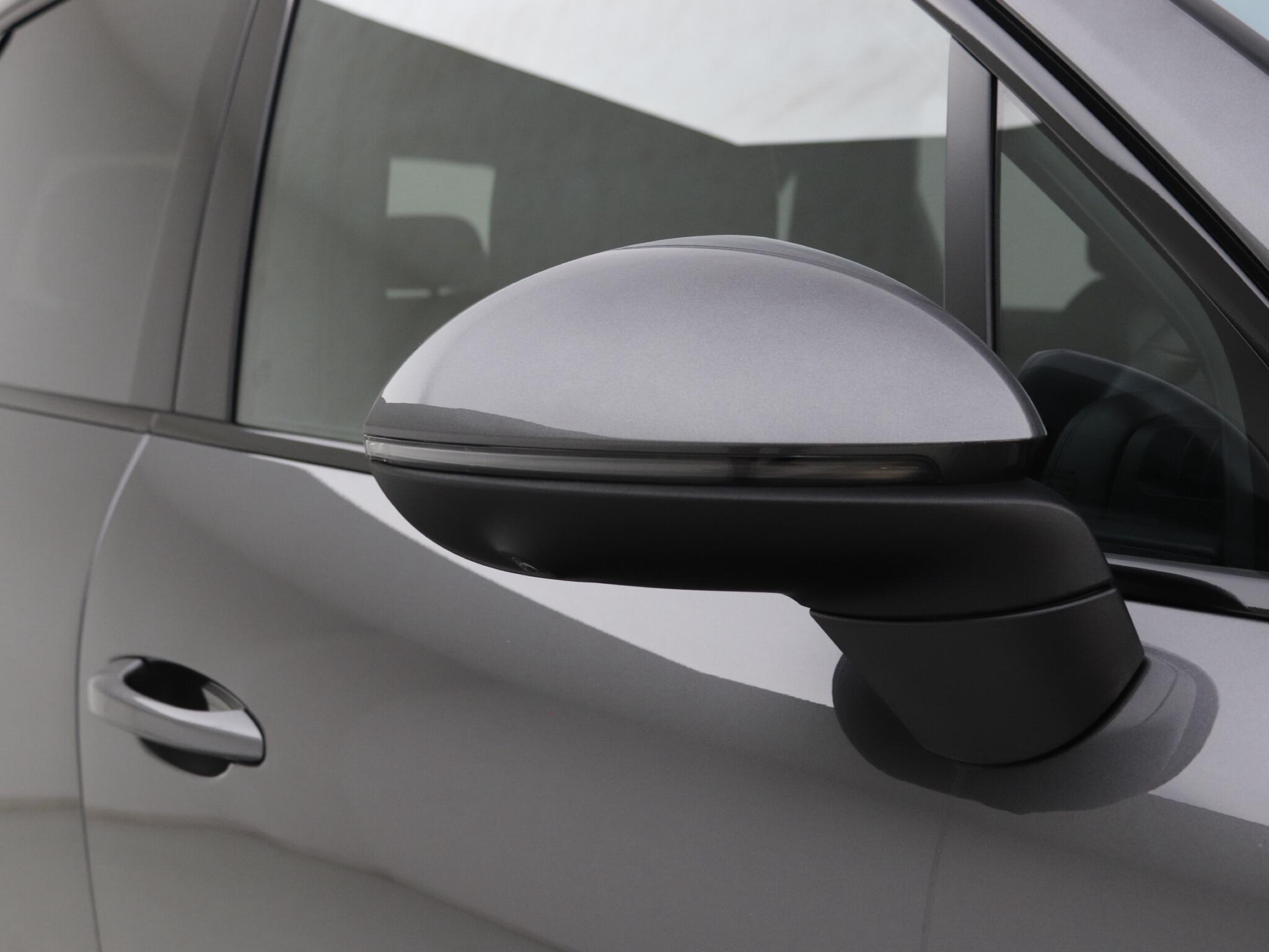 Porsche Cayenne view 25