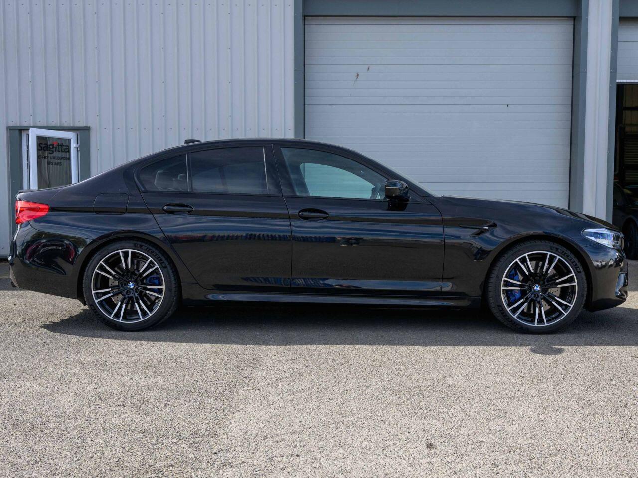 BMW M5 view 5