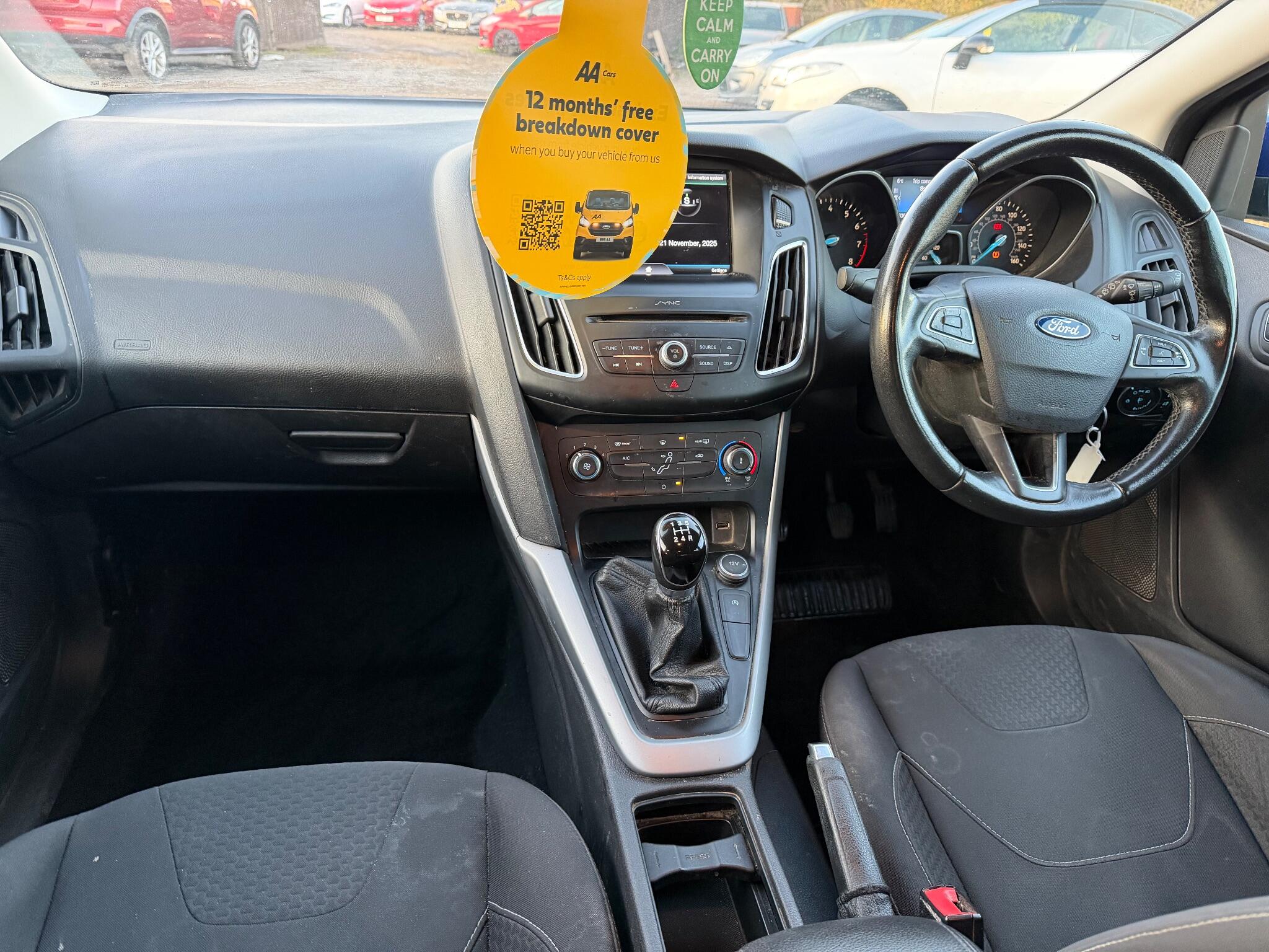 2016 Ford Focus 1.0T EcoBoost Zetec Euro 6 (s/s) 5dr image 15