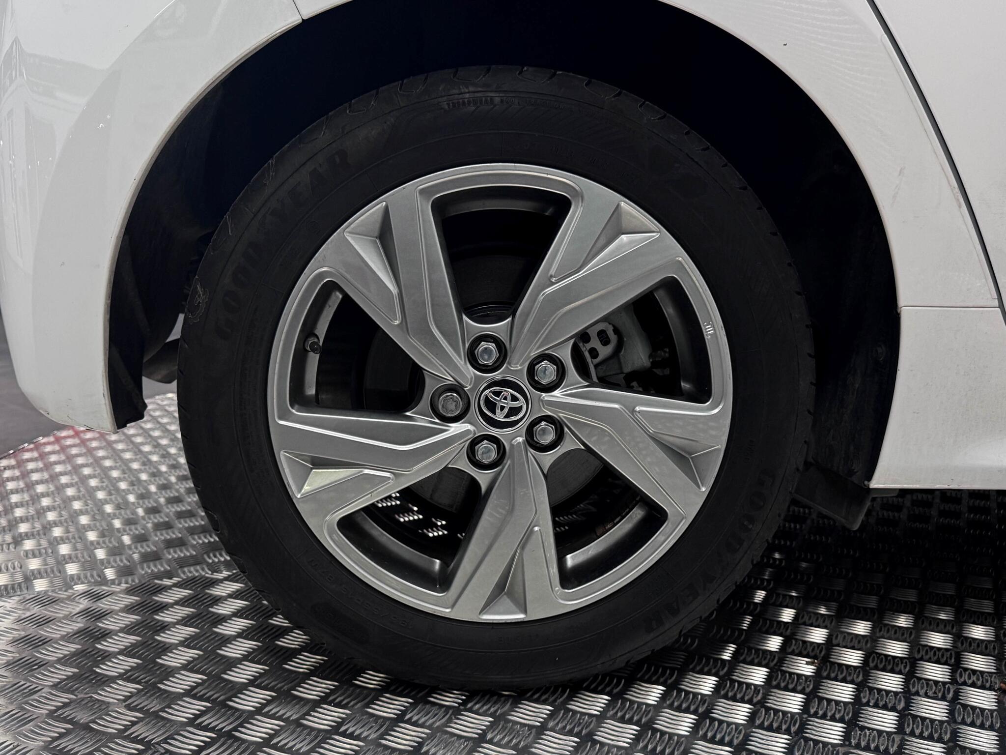 Toyota Yaris view 48