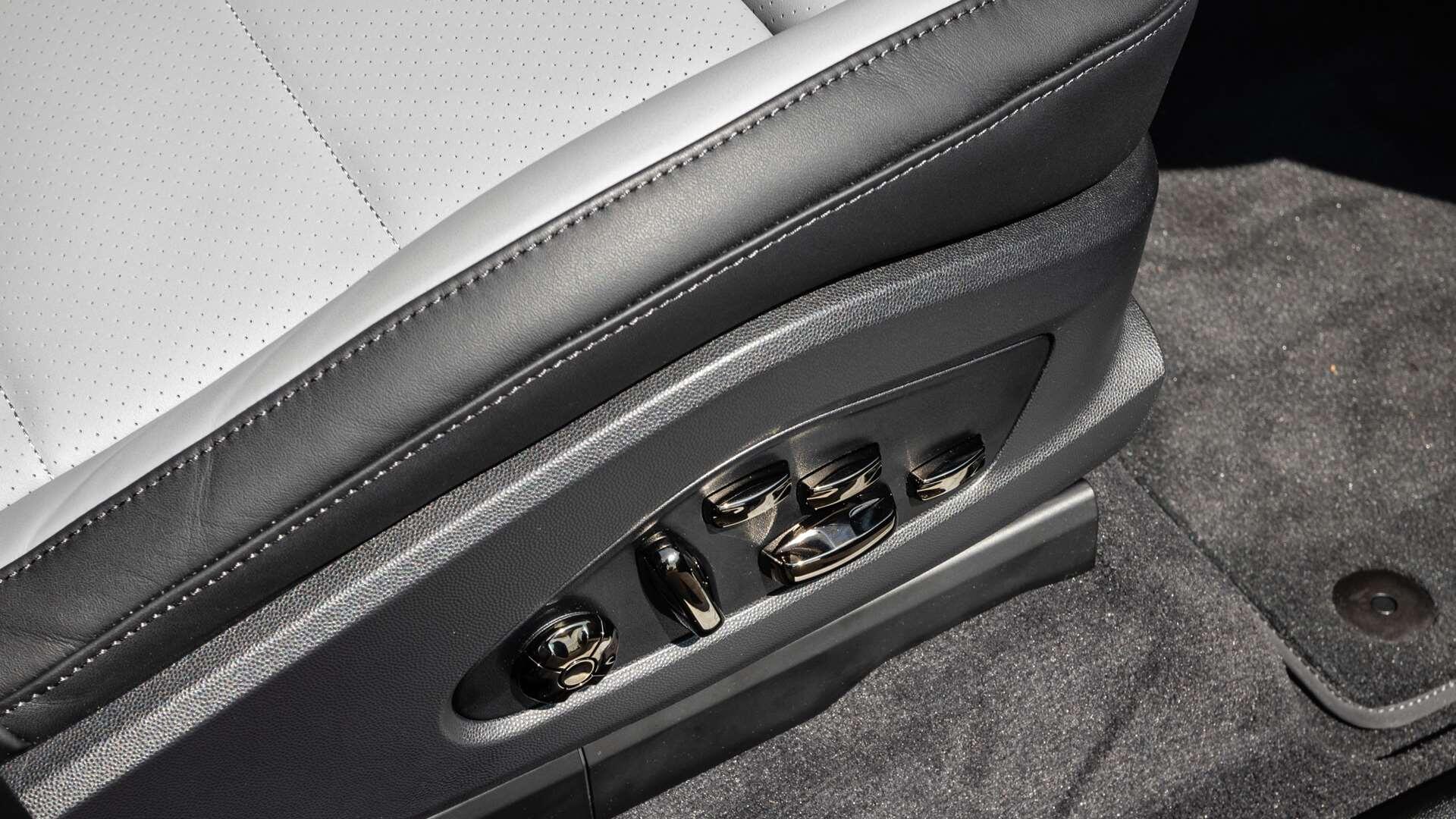 Porsche Cayenne view 37