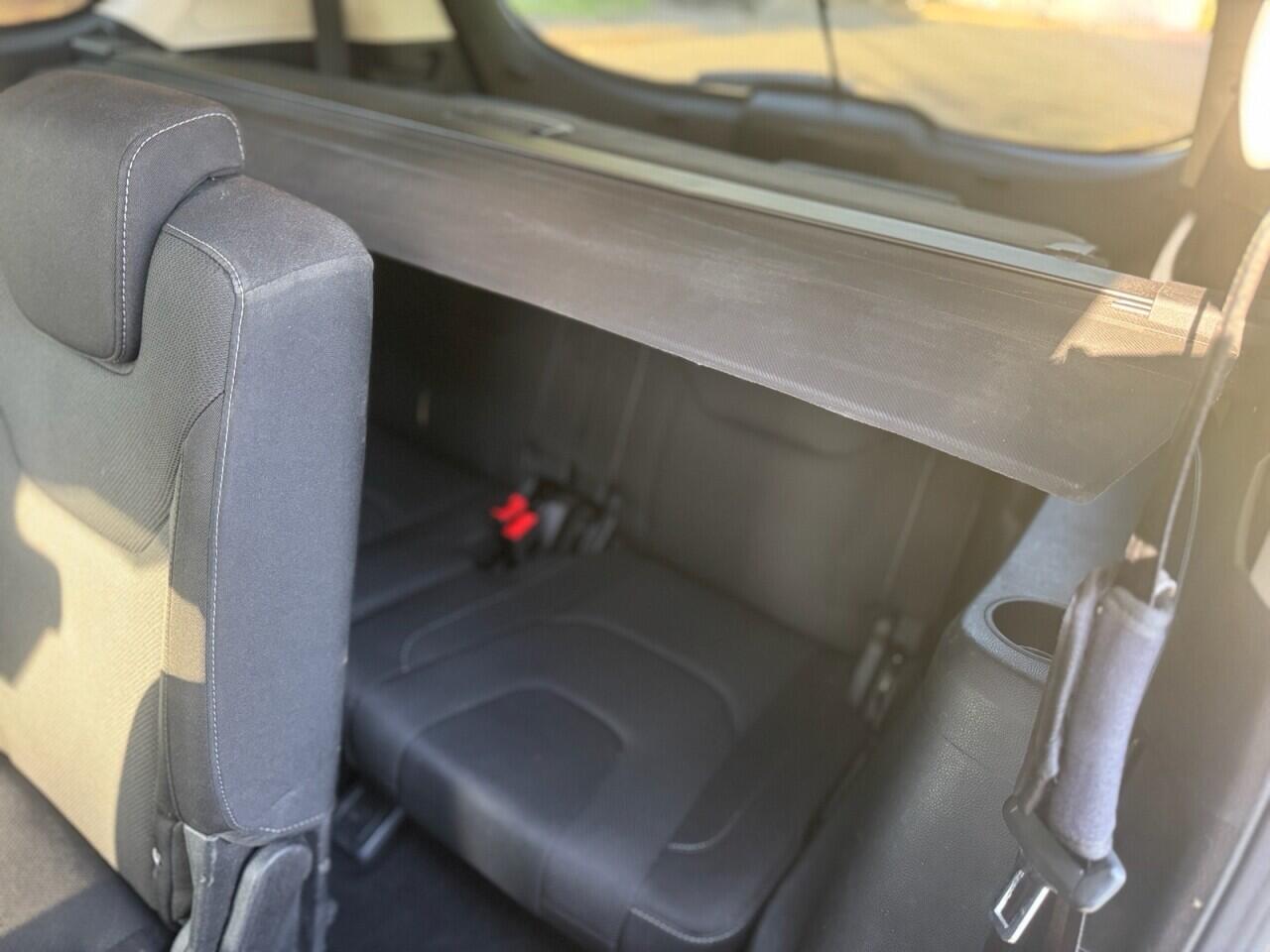 Ford S-Max view 17