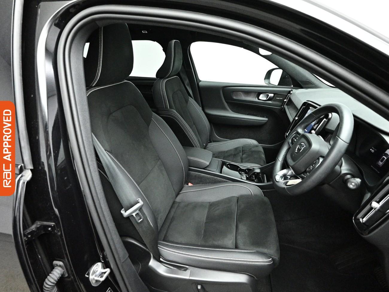 Volvo XC40 view 13