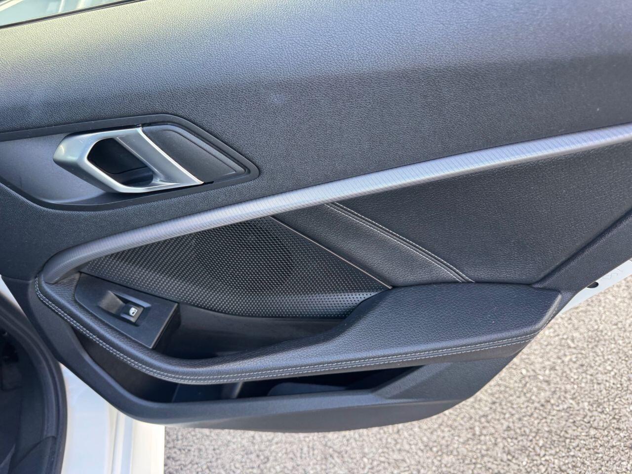 BMW 1 Series view 13